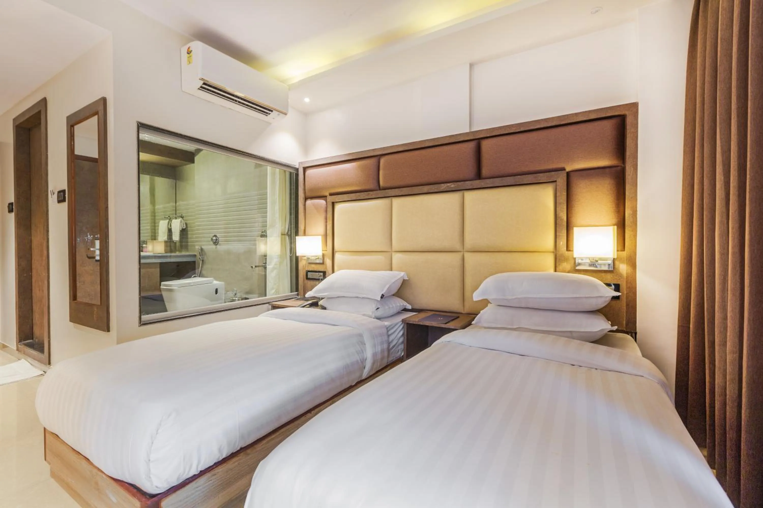 Bedroom, Bed in Aura One Hotel