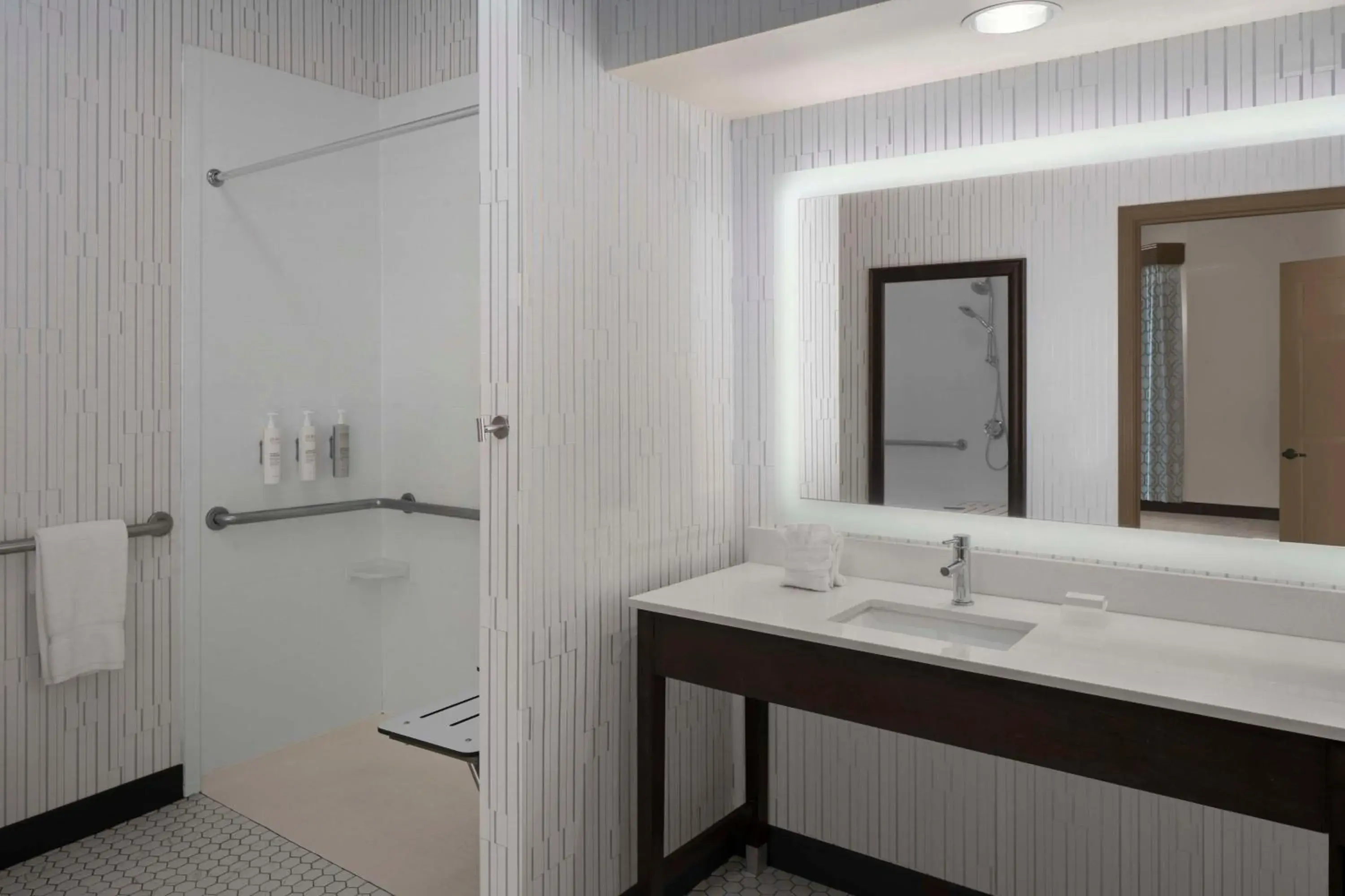 Bathroom in Homewood Suites by Hilton Hillsboro Beaverton Bathroom in Homewood Suites by Hilton Hillsboro Beaverton