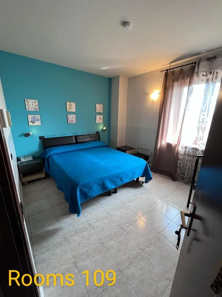 Bed in Hotel Milano San Giovanni Lupatoto