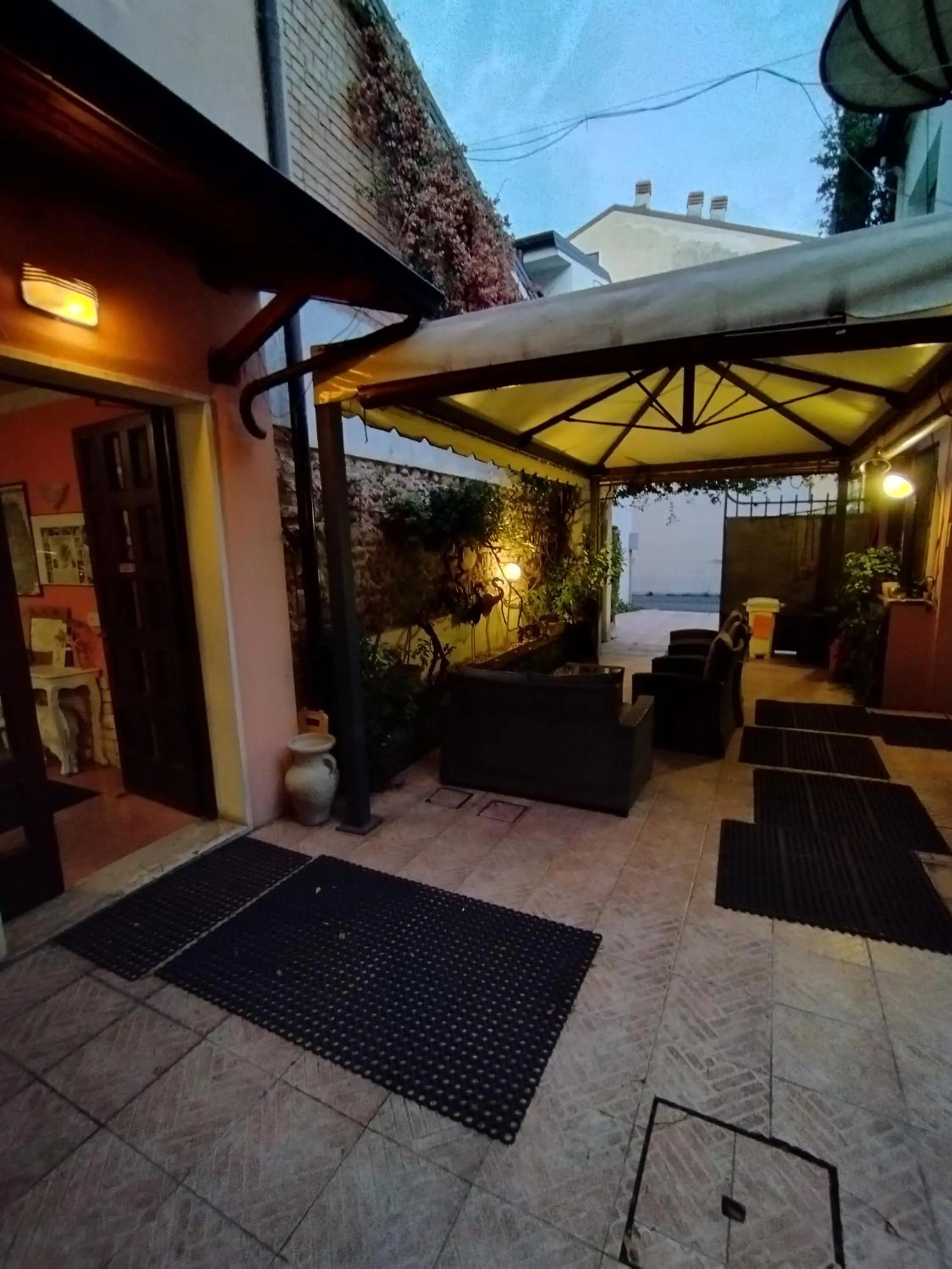 Patio in Hotel Milano San Giovanni Lupatoto