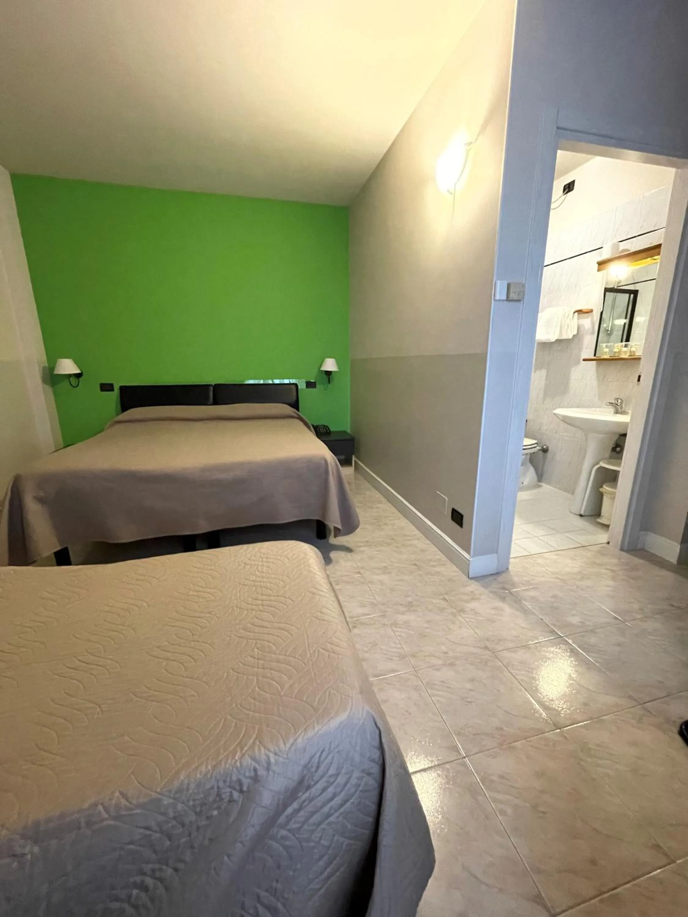 Bed in Hotel Milano San Giovanni Lupatoto