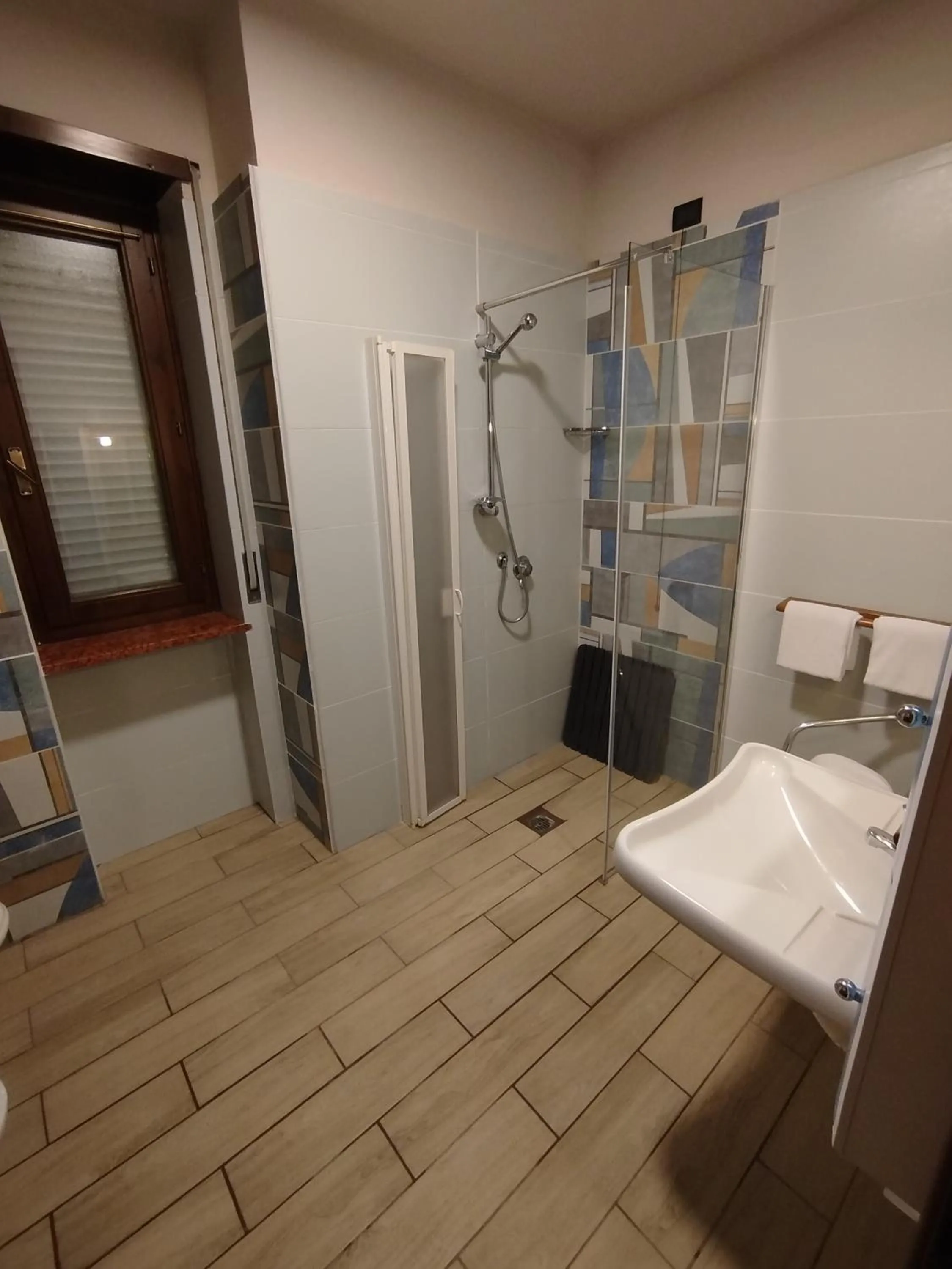 TV and multimedia, Bed in Hotel Milano San Giovanni Lupatoto