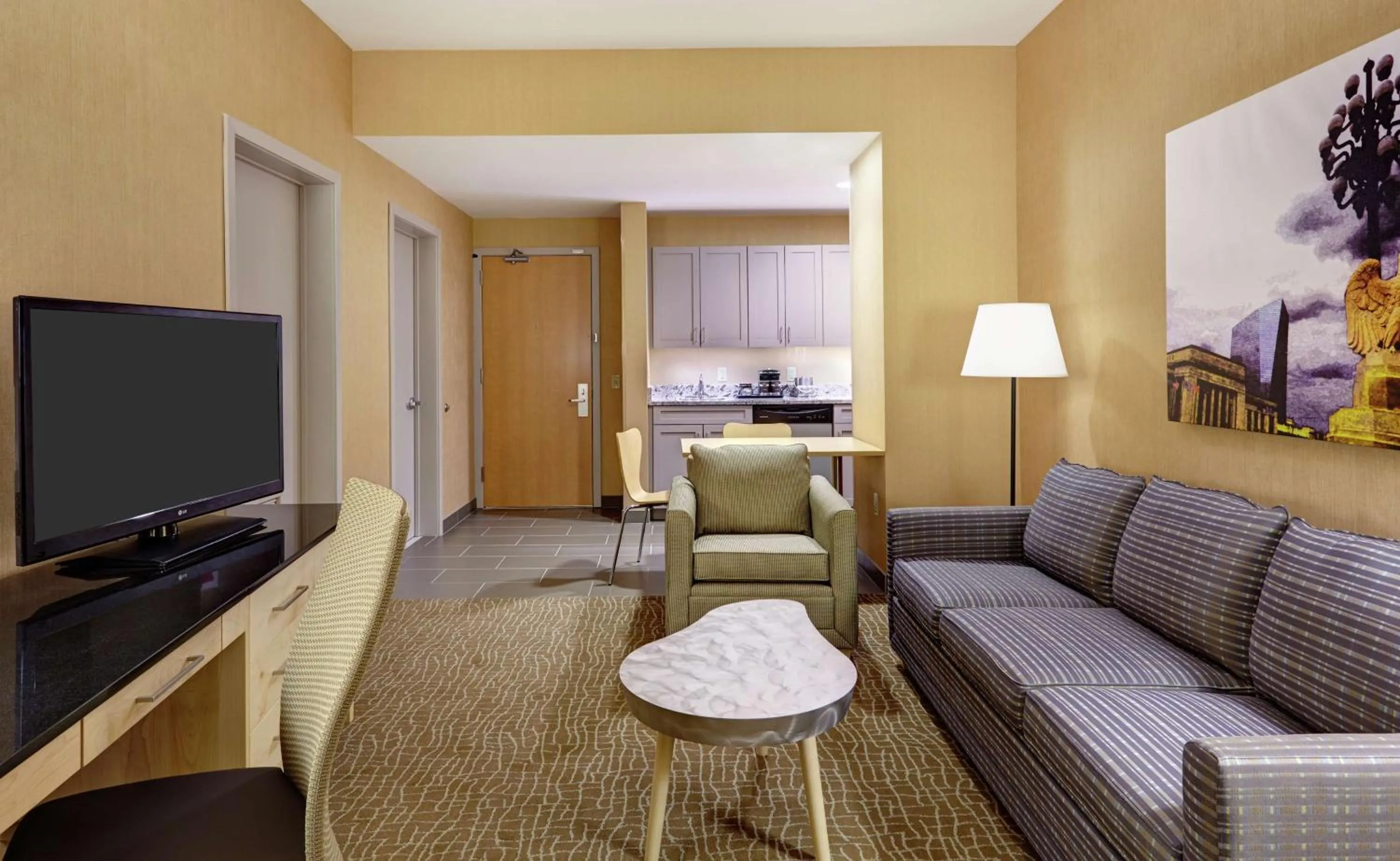 Living room in DoubleTree by Hilton Hotel Philadelphia Center City