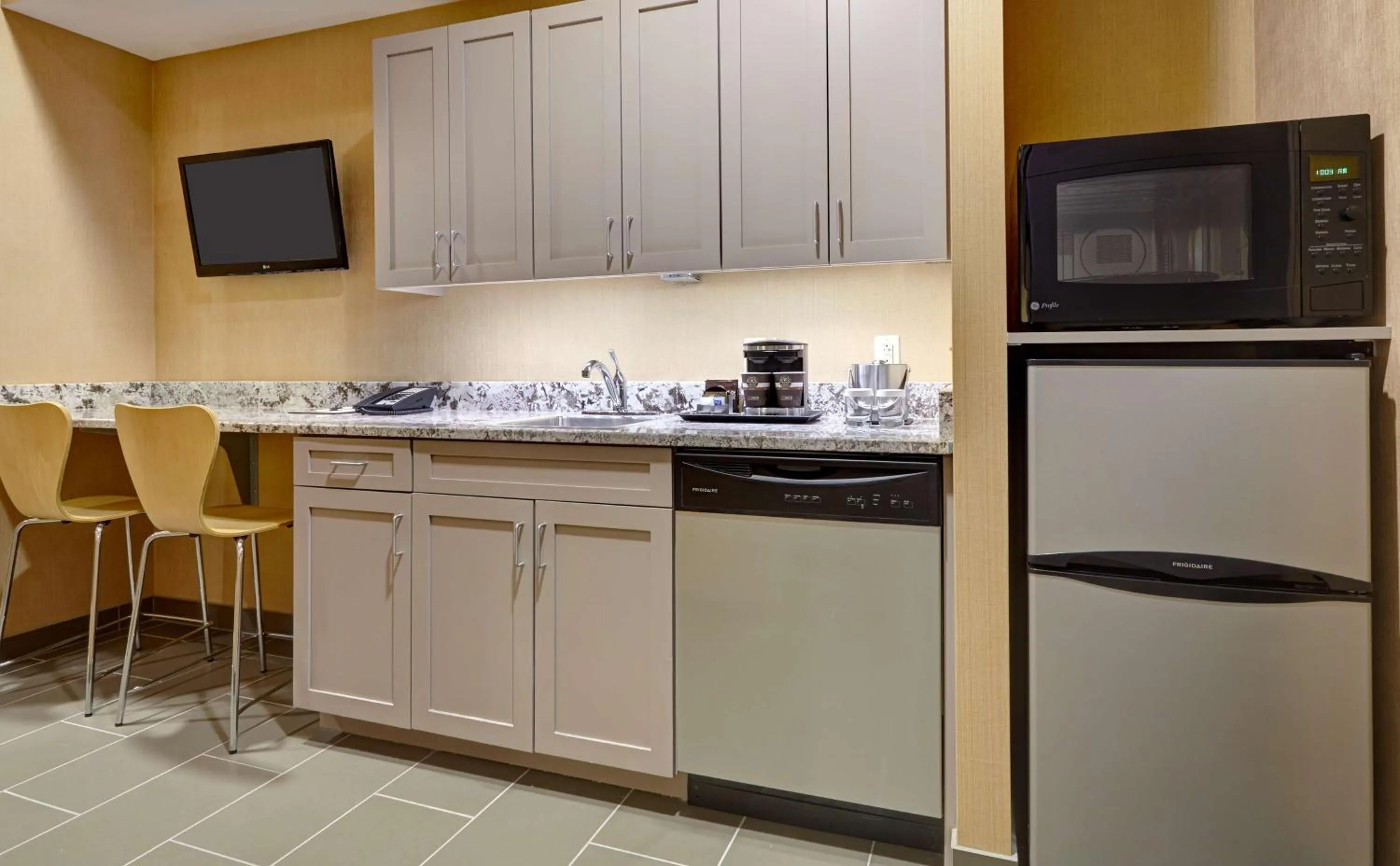 Kitchen or kitchenette in DoubleTree by Hilton Hotel Philadelphia Center City