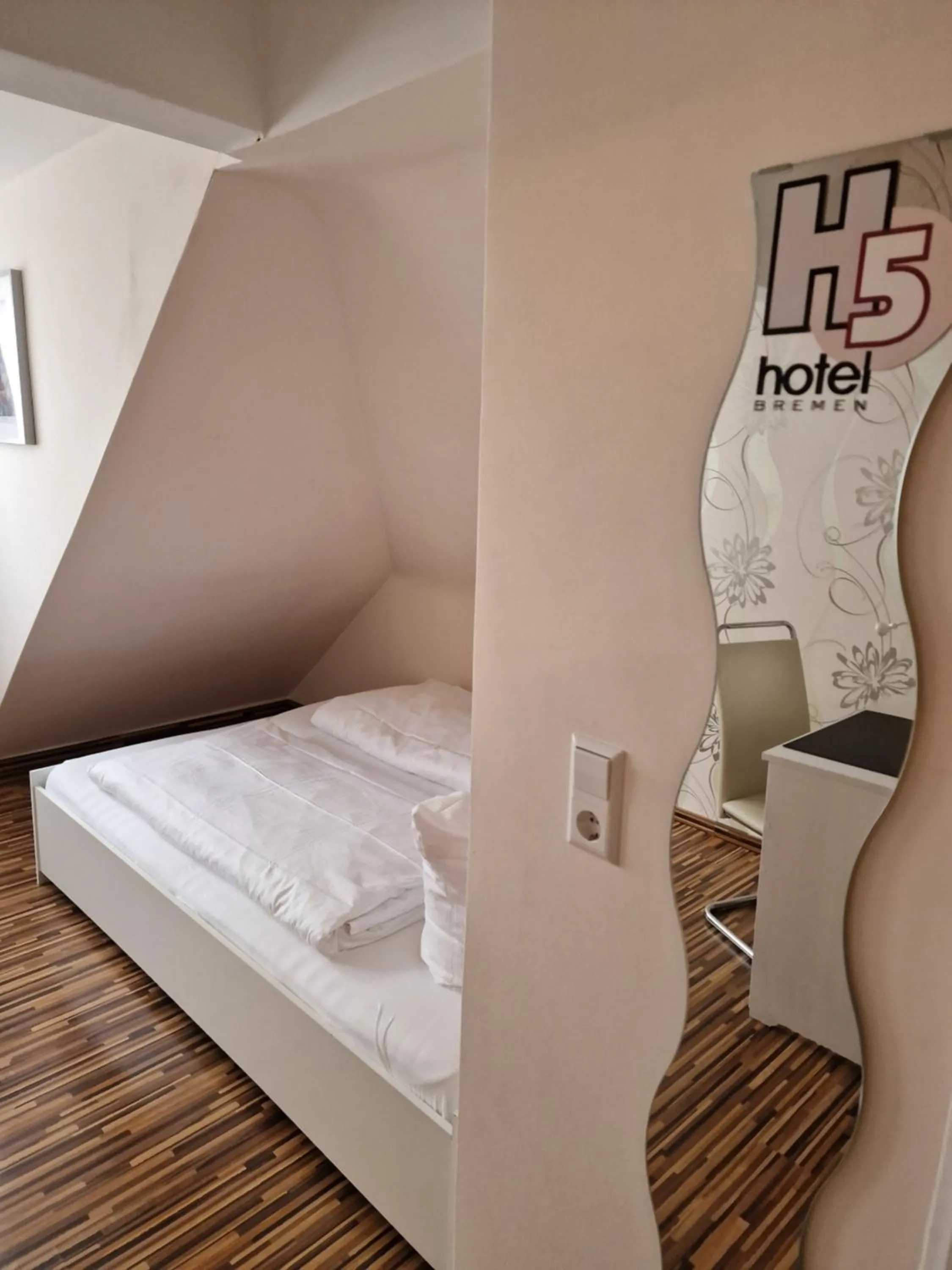Bed in H5 Hotel Bremen