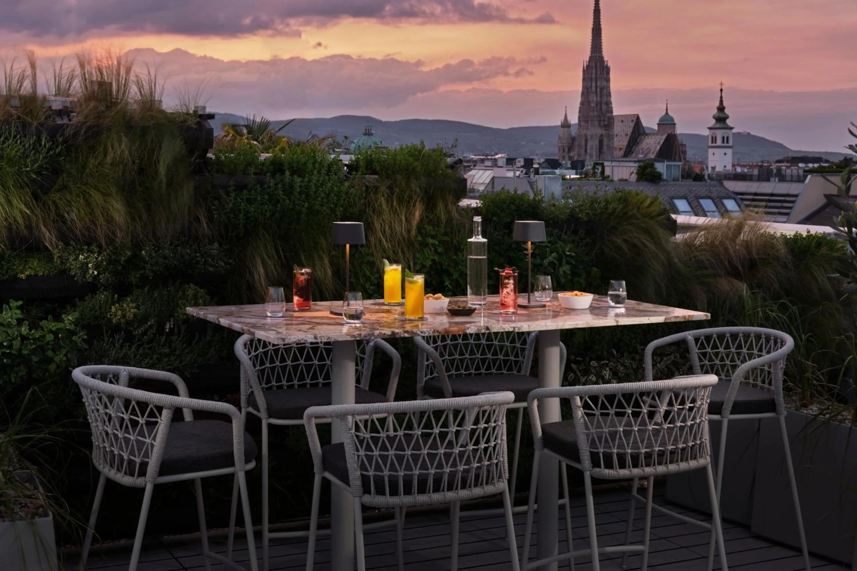 Lounge or bar in The Ritz-Carlton, Vienna