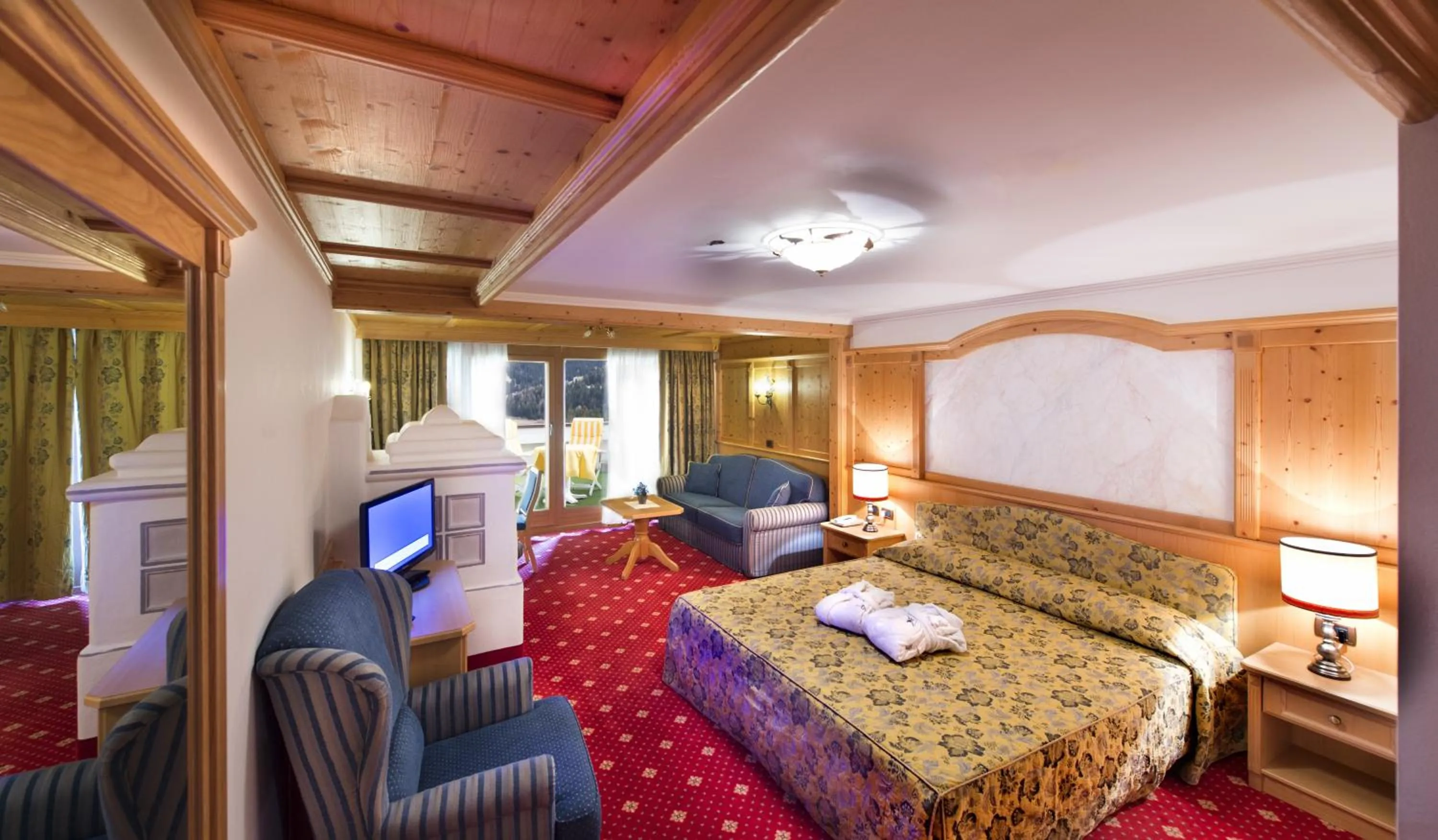 Photo of the whole room, Bed in Alpen Hotel Corona