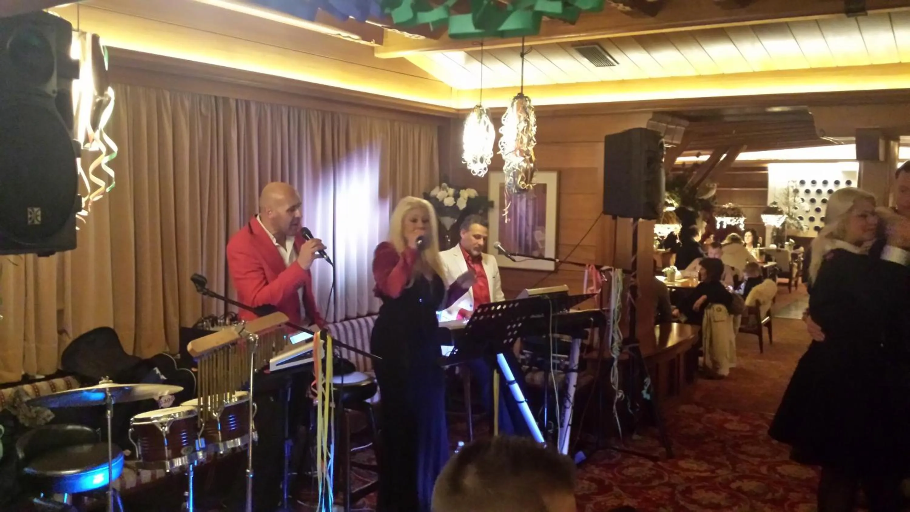 Lounge or bar in Alpen Hotel Corona