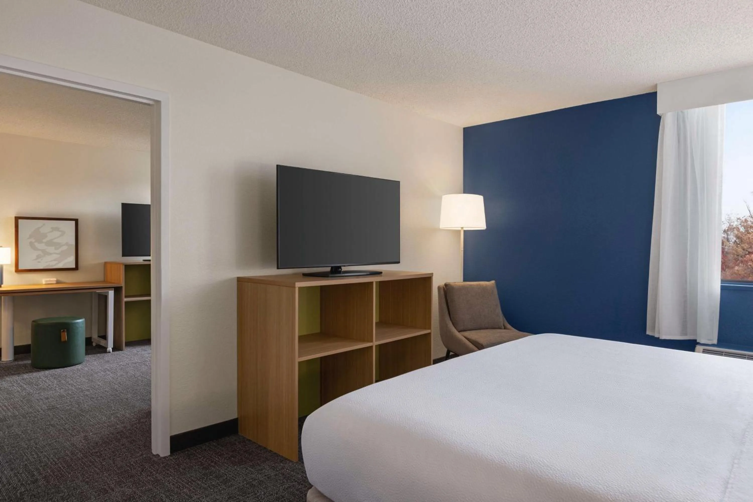 Bed in Spark By Hilton Germantown Washington Dc North