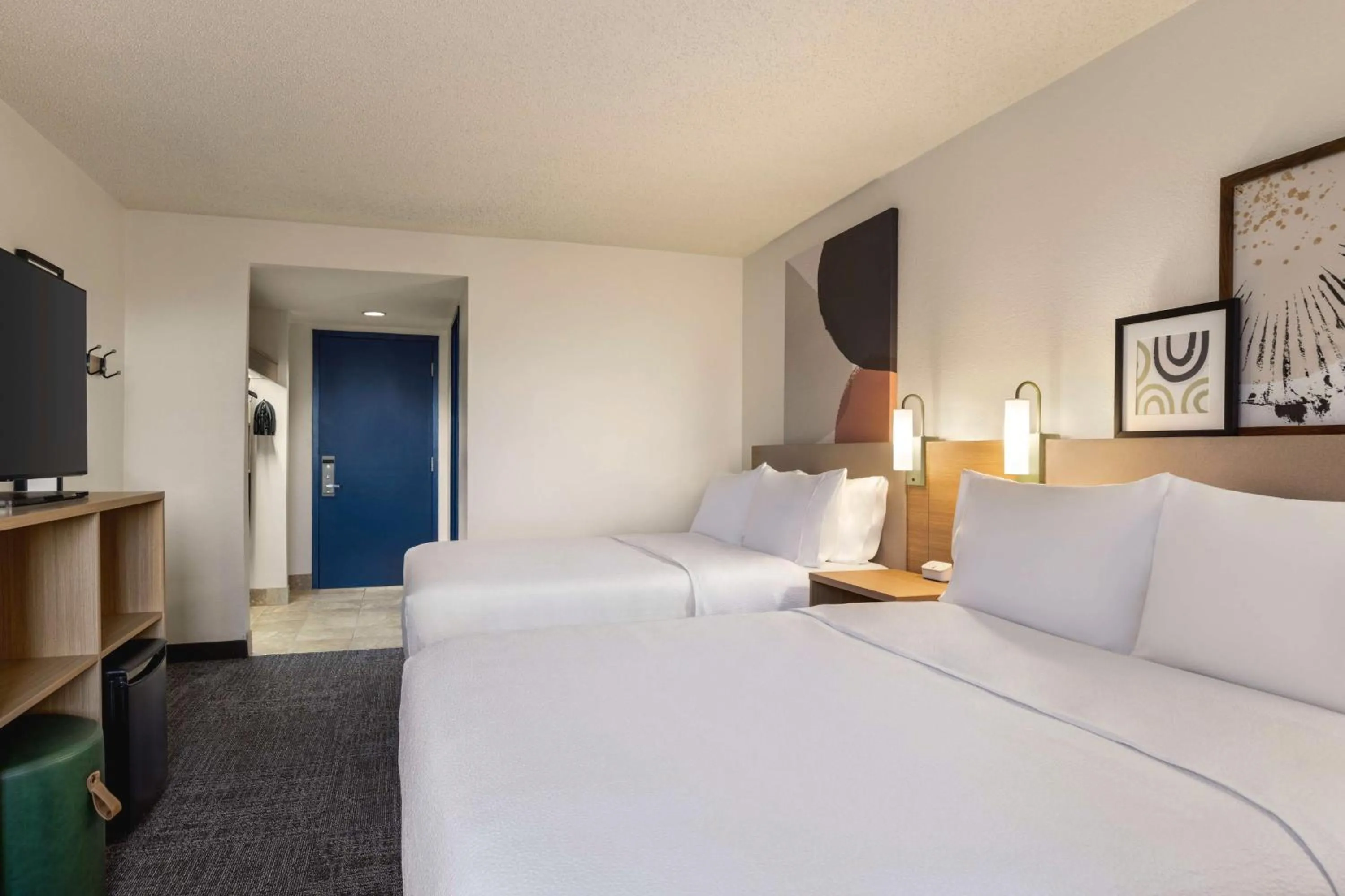 Bed in Spark By Hilton Germantown Washington Dc North