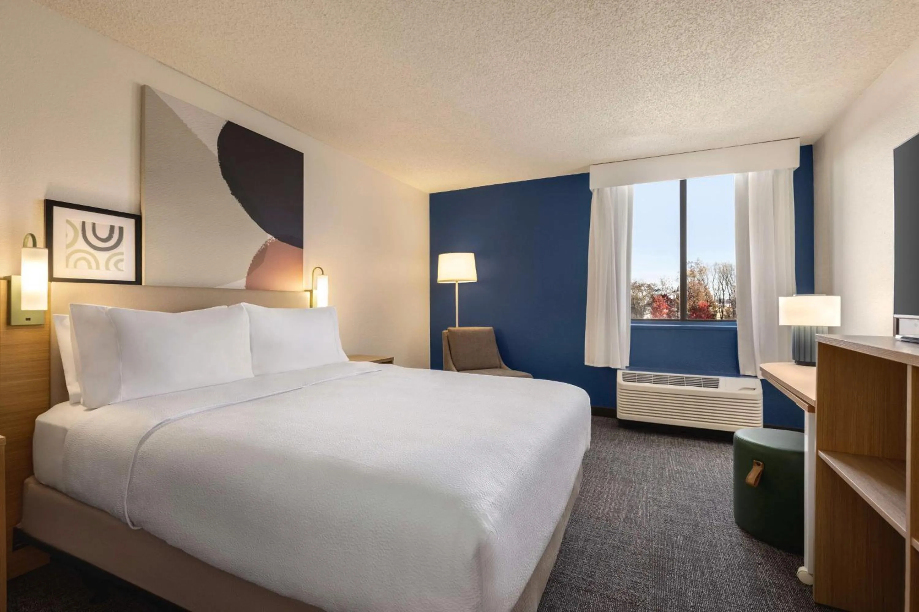 Bed in Spark By Hilton Germantown Washington Dc North