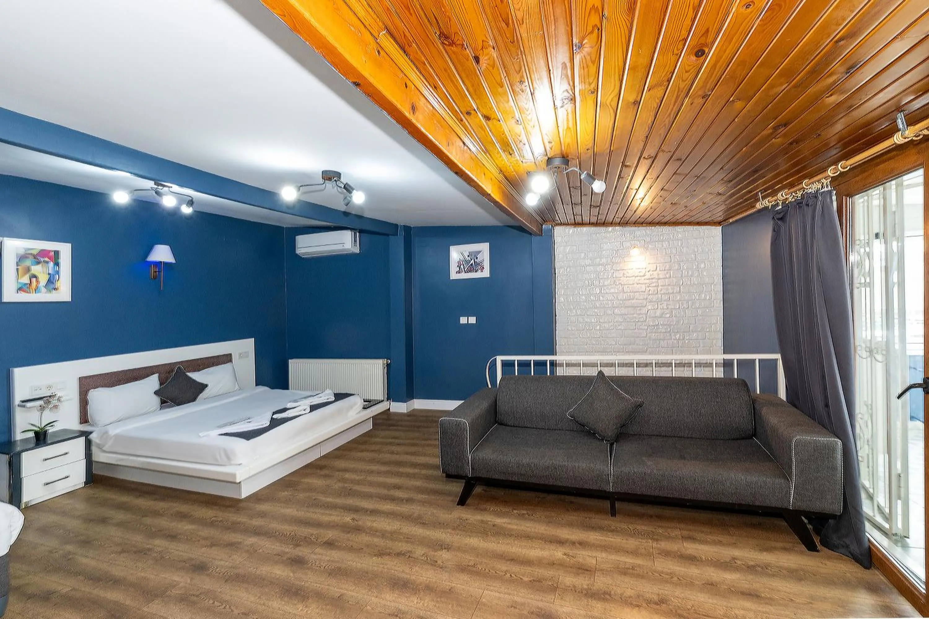 Bed in Butterfly House