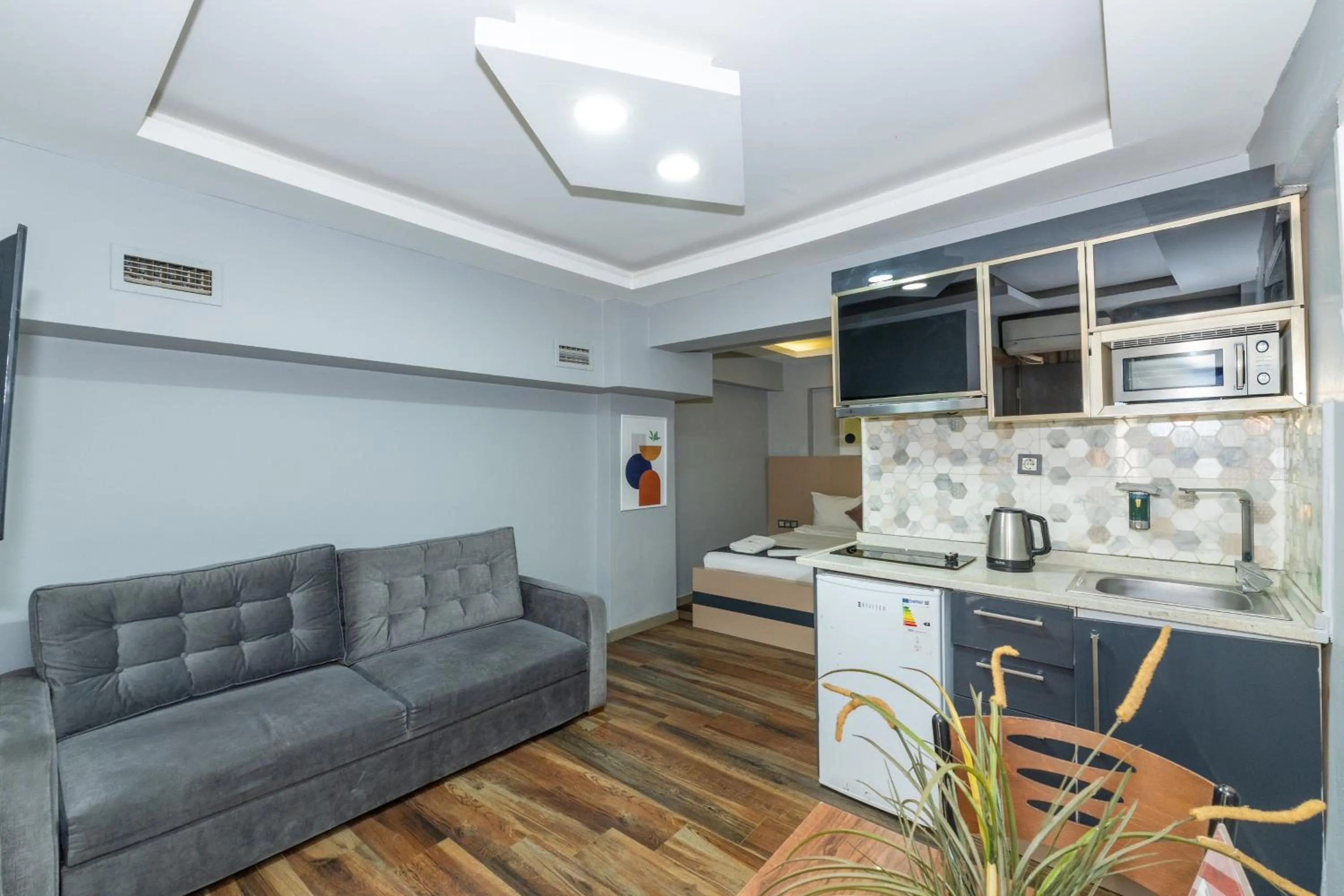 Kitchen or kitchenette in Butterfly House