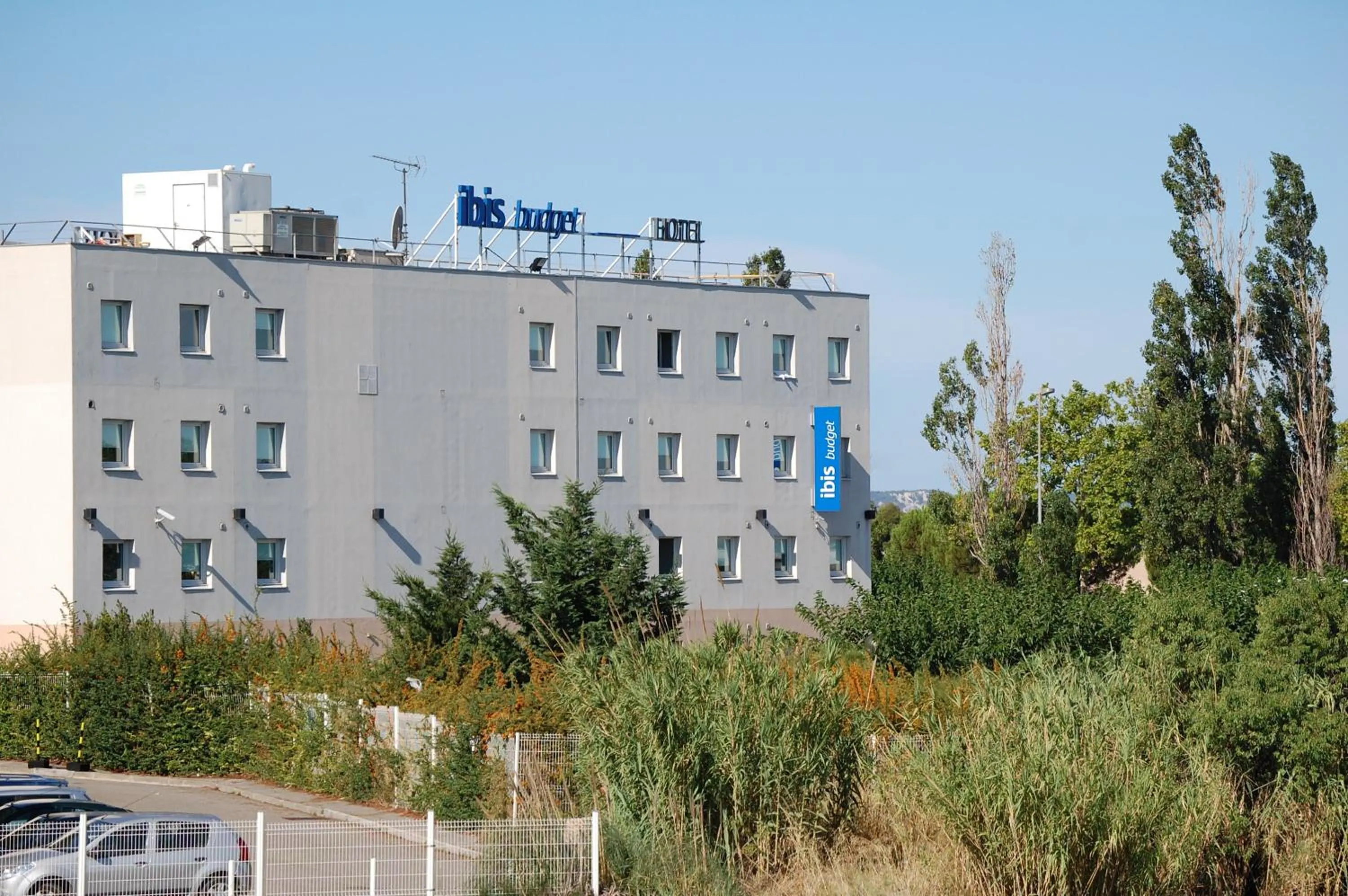 Facade/entrance in Ibis Budget Marseille Vitrolles