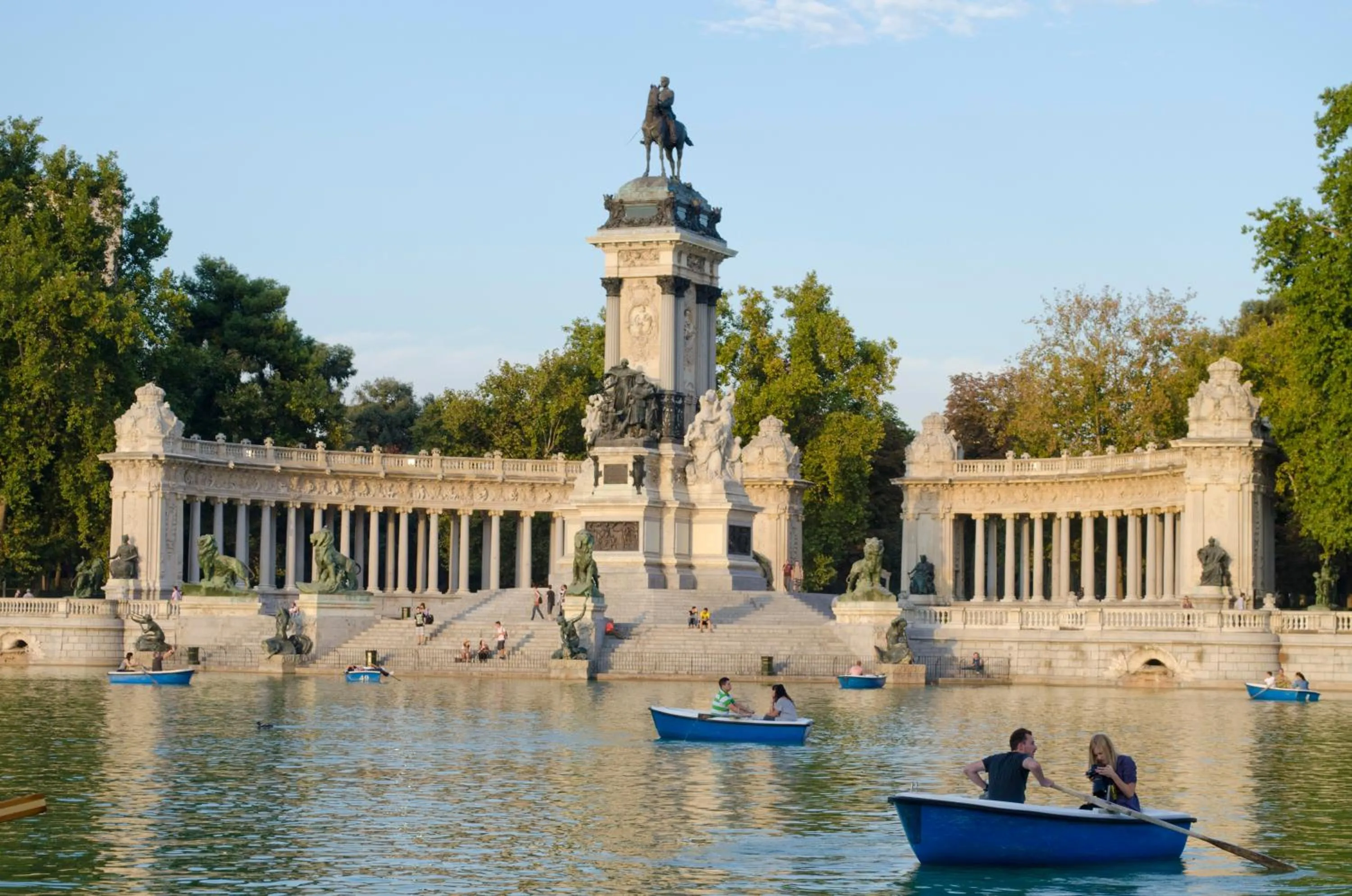 Nearby landmark in Ever House - ALCALA AIRE Gran TERRAZA ROOFTOP