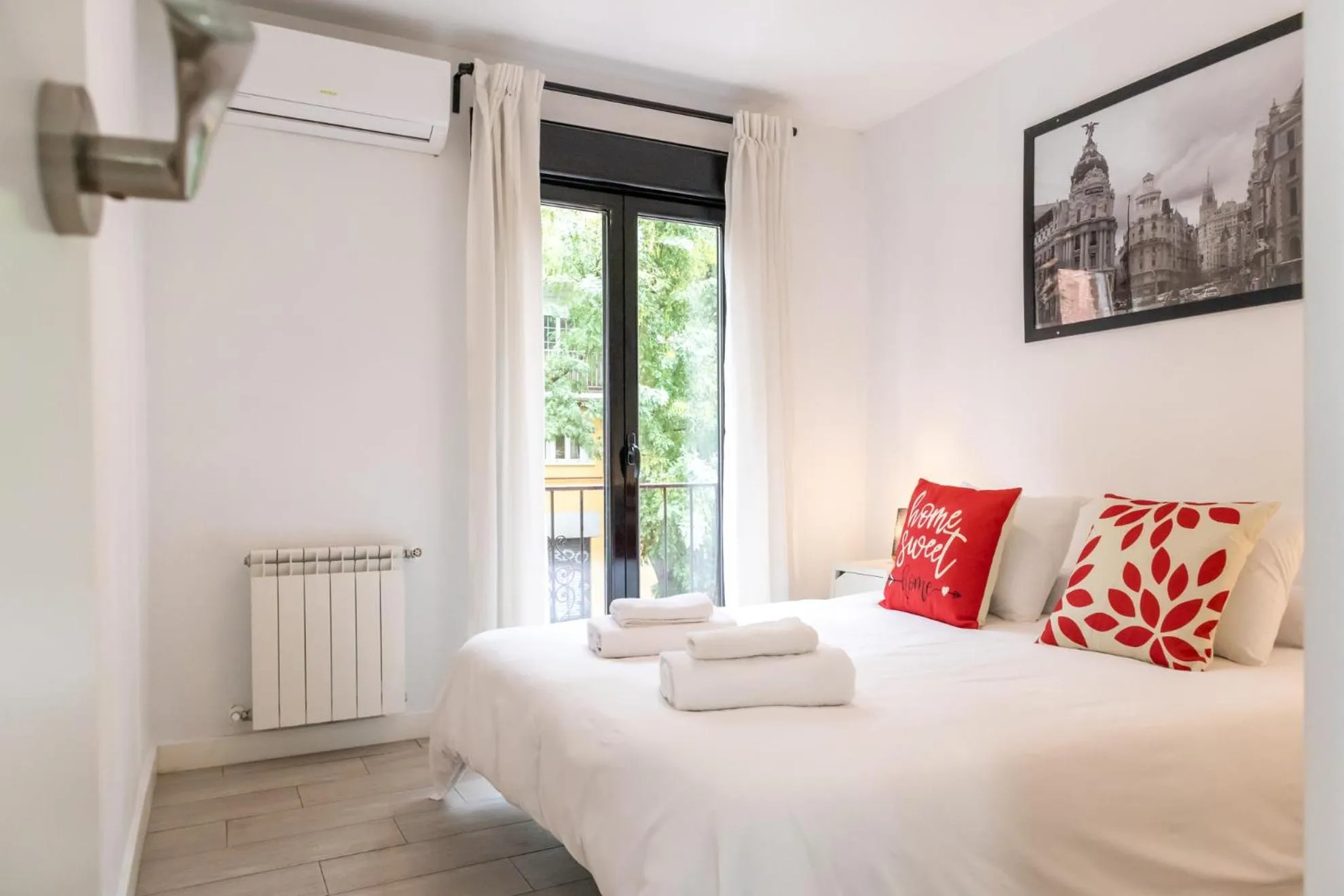 Bedroom, Bed in Ever House - ALCALA AIRE Gran TERRAZA ROOFTOP