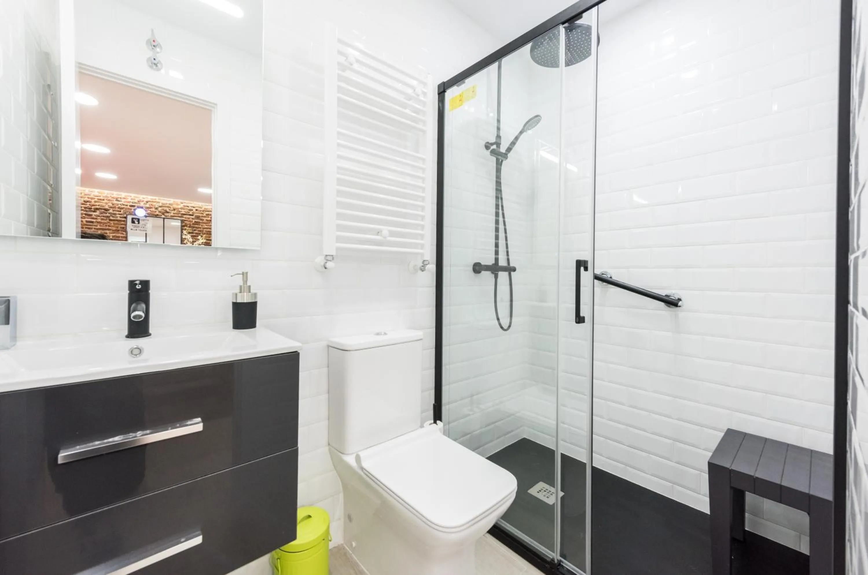 Shower in Ever House - ALCALA AIRE Gran TERRAZA ROOFTOP