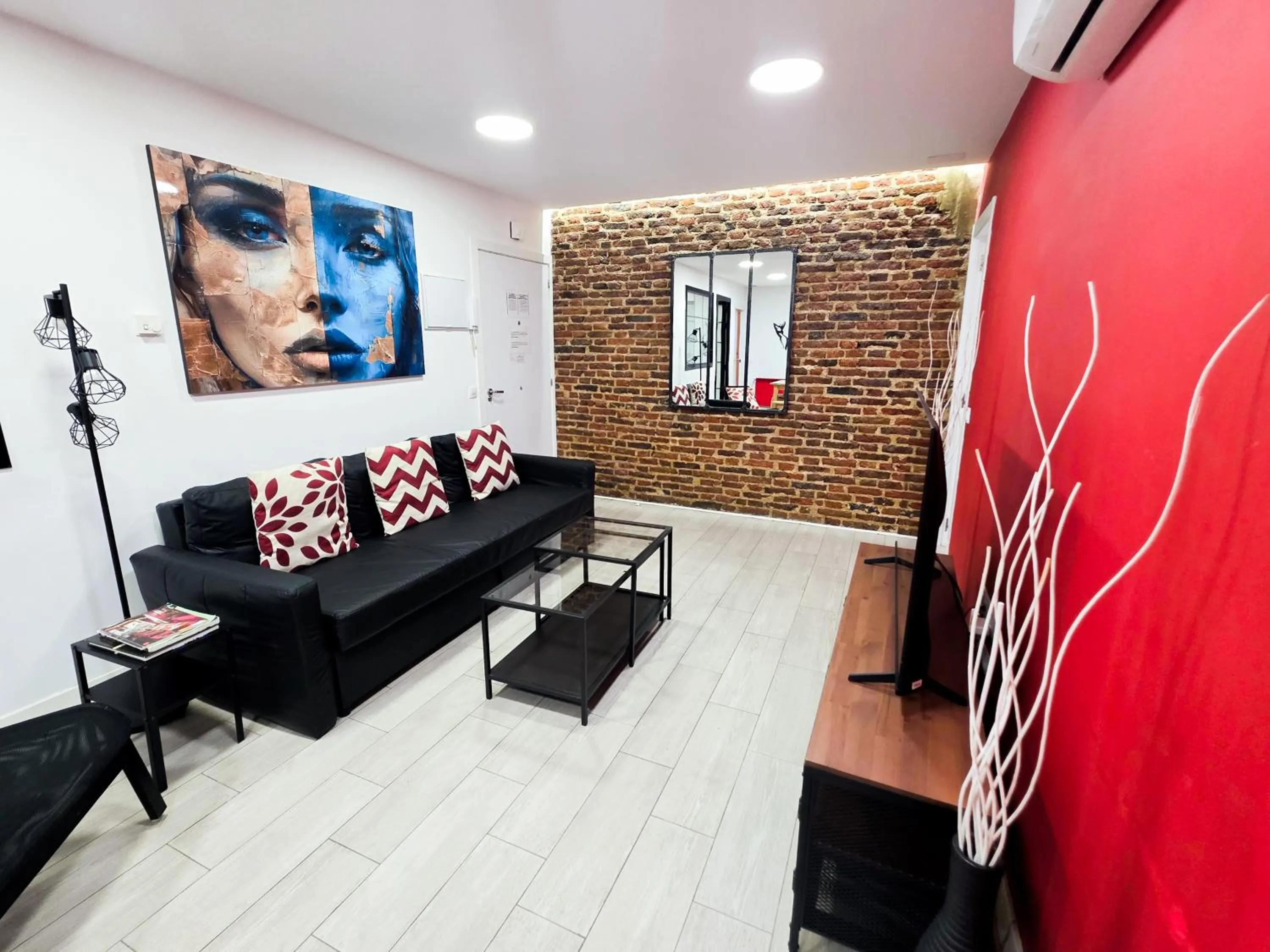 TV and multimedia in Ever House - ALCALA AIRE Gran TERRAZA ROOFTOP