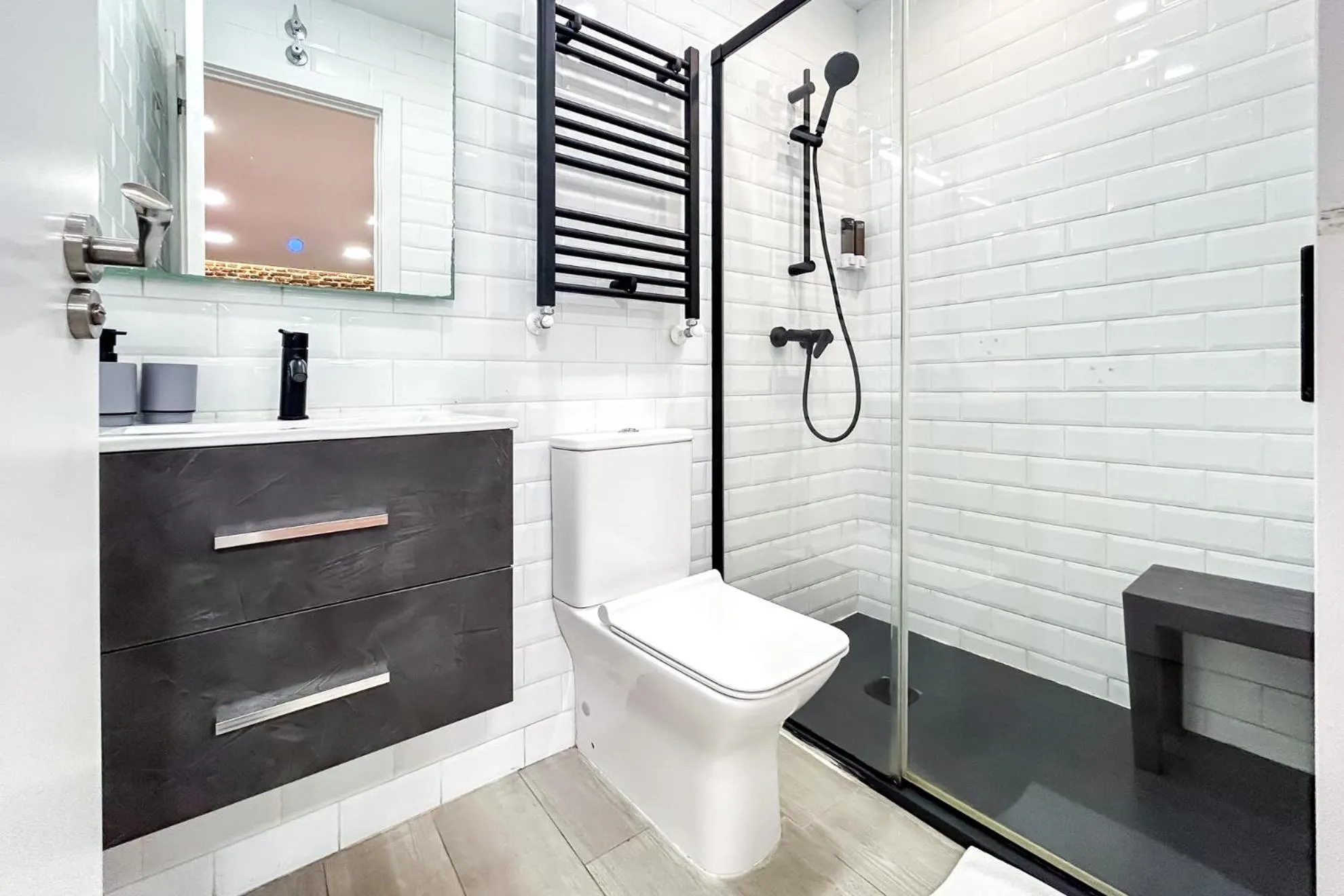 Shower in Ever House - ALCALA AIRE Gran TERRAZA ROOFTOP