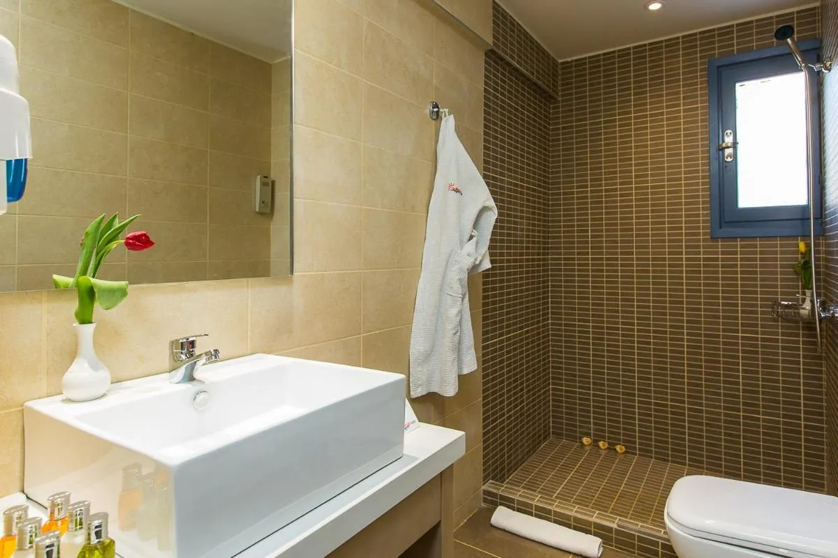 Shower in Solimar Ruby