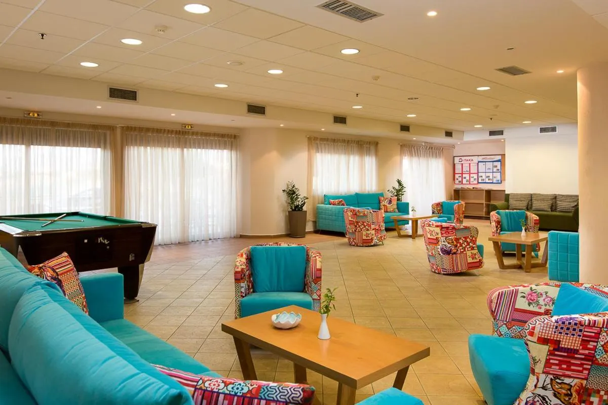 Communal lounge/ TV room in Solimar Ruby