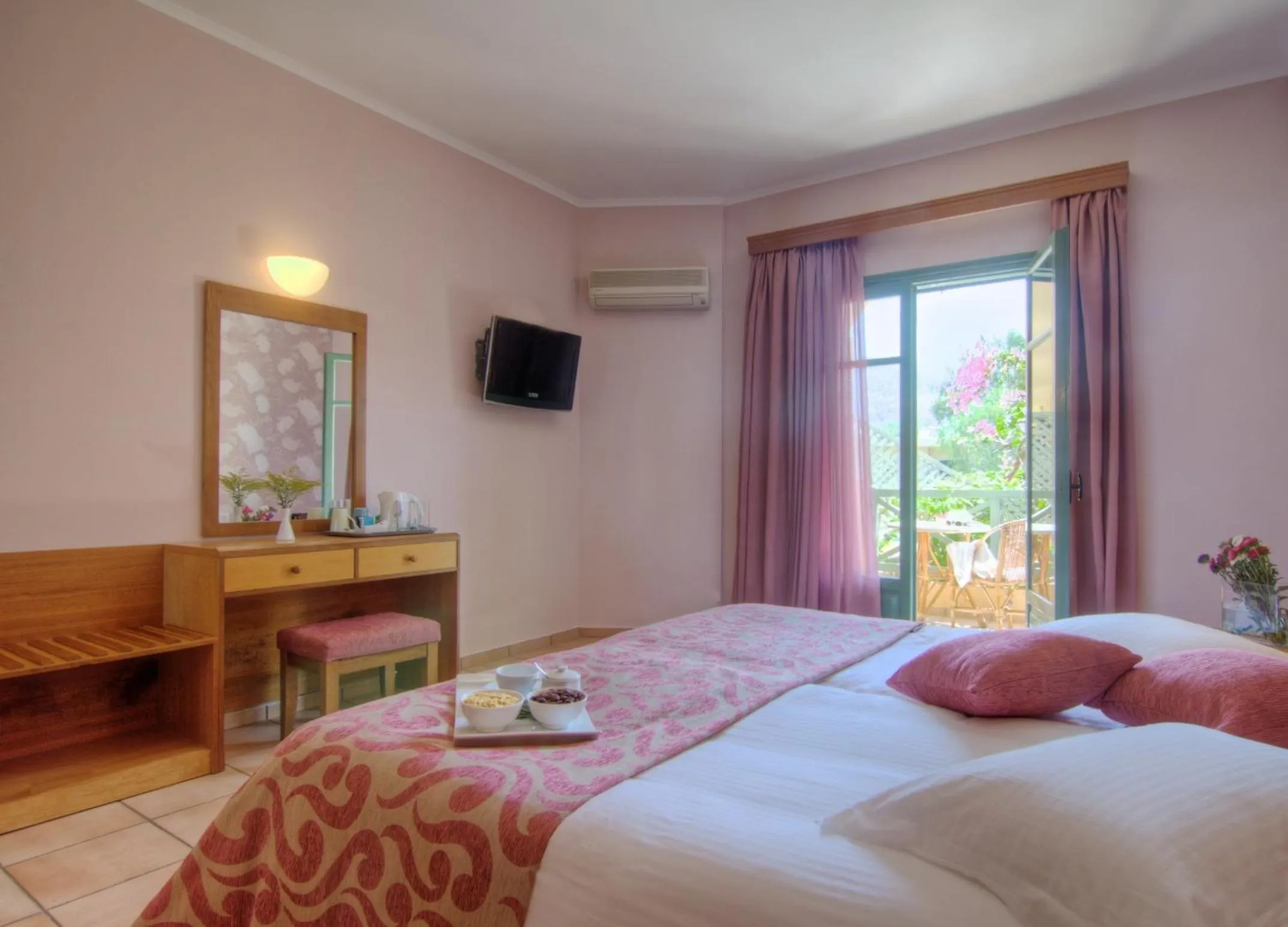 Bedroom in Solimar Ruby