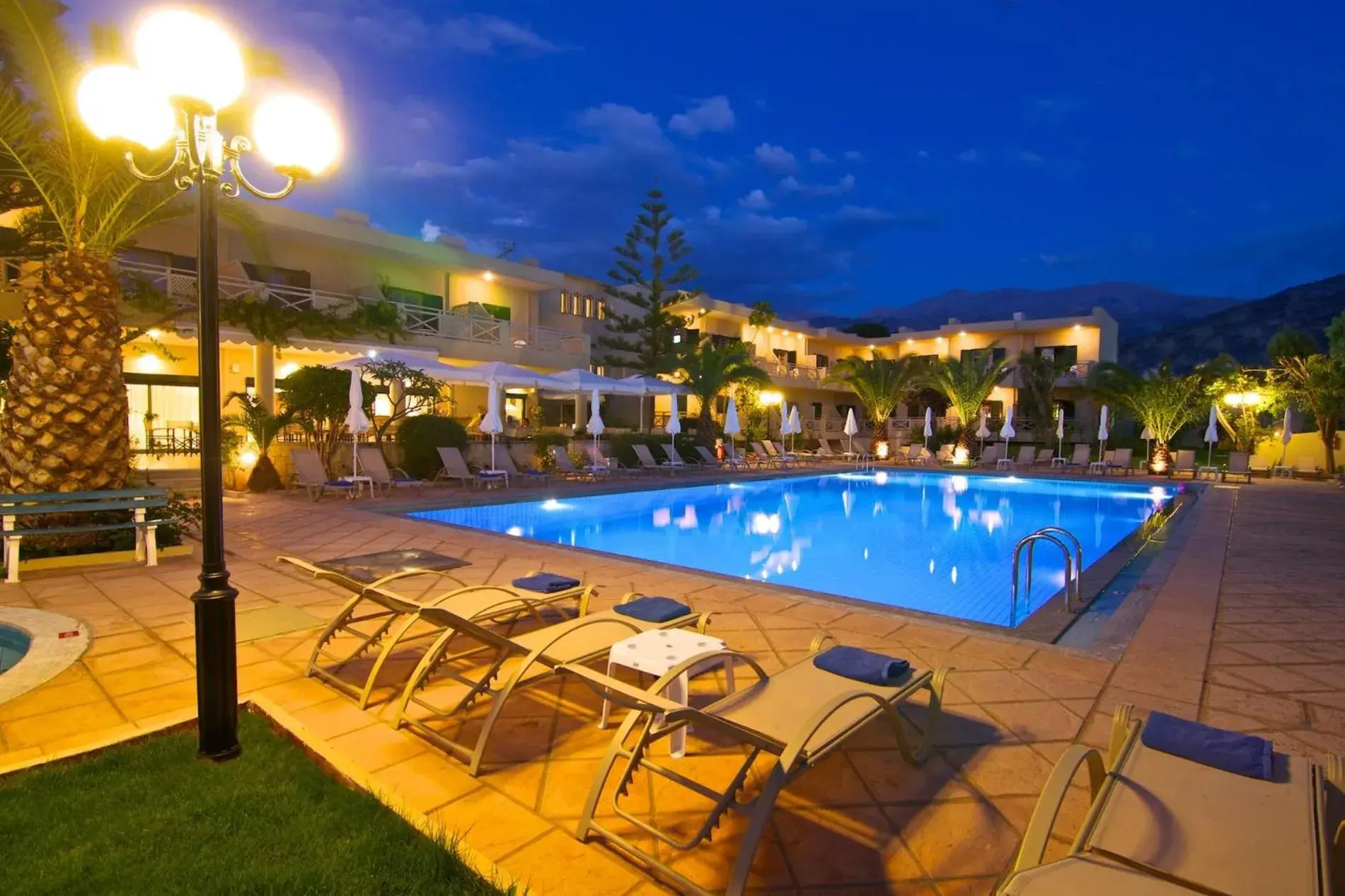 Swimming pool in Solimar Ruby Swimming pool in Solimar Ruby