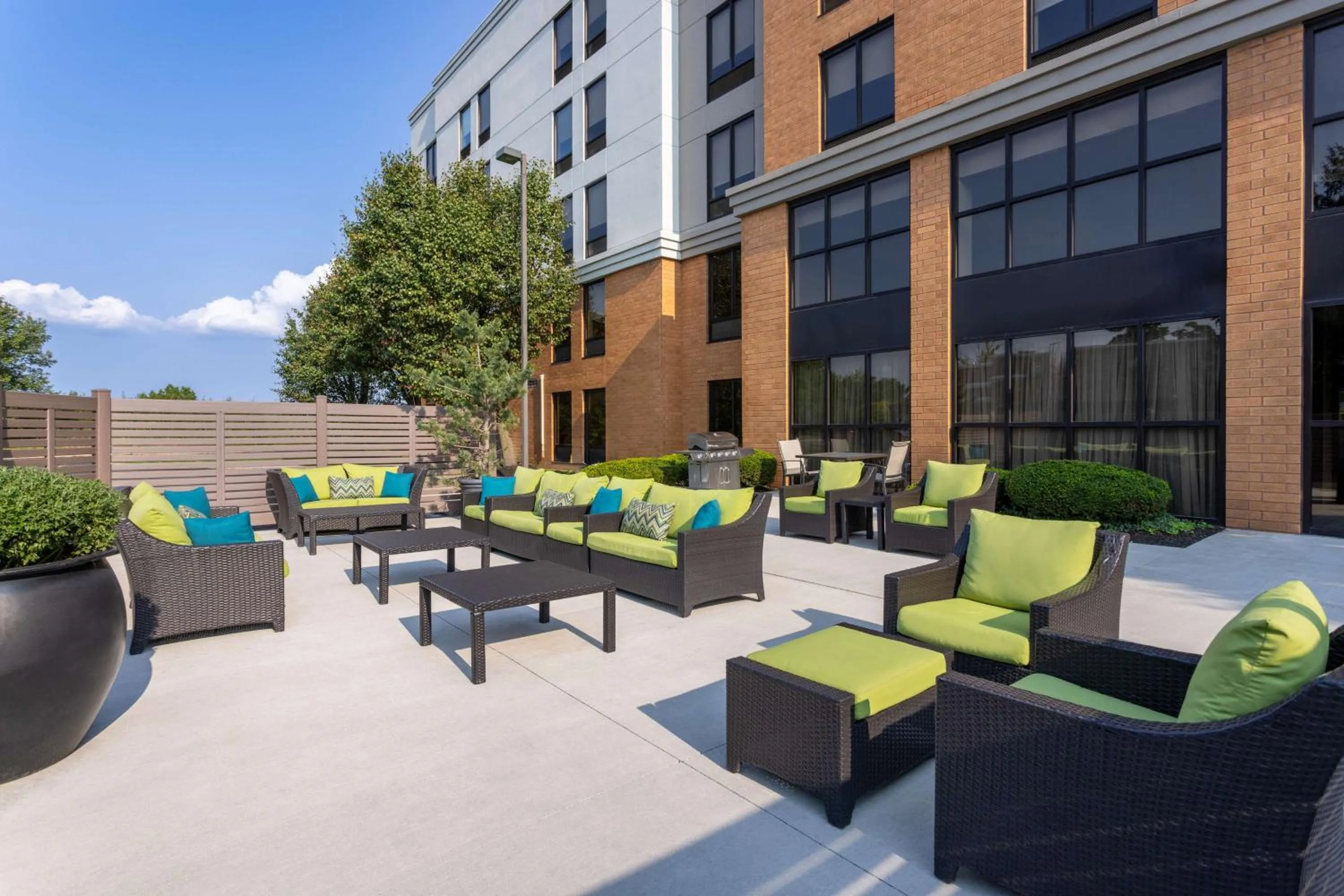 Property building in Hampton Inn & Suites Valley Forge/Oaks