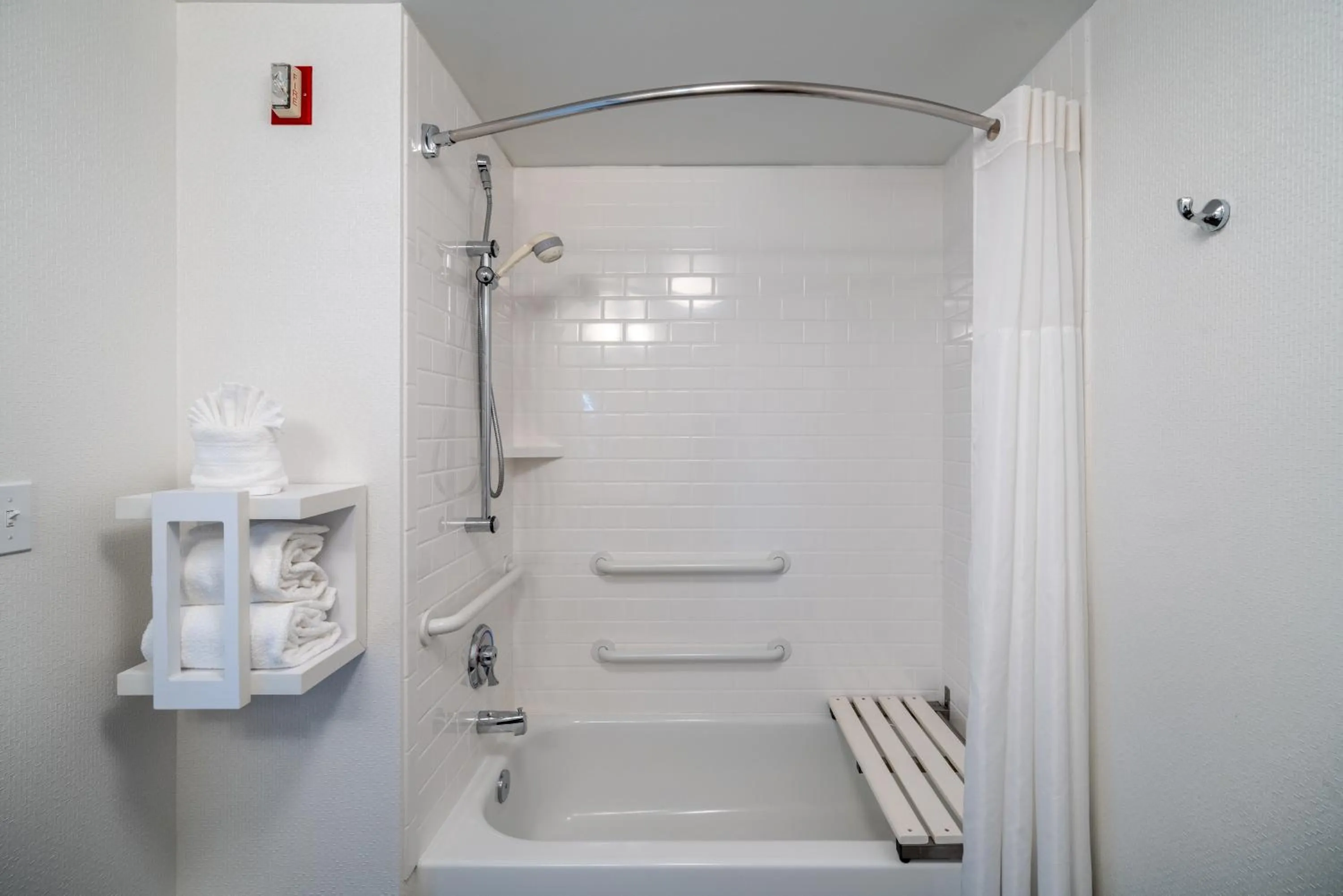 Bathroom in Hampton Inn & Suites Valley Forge/Oaks