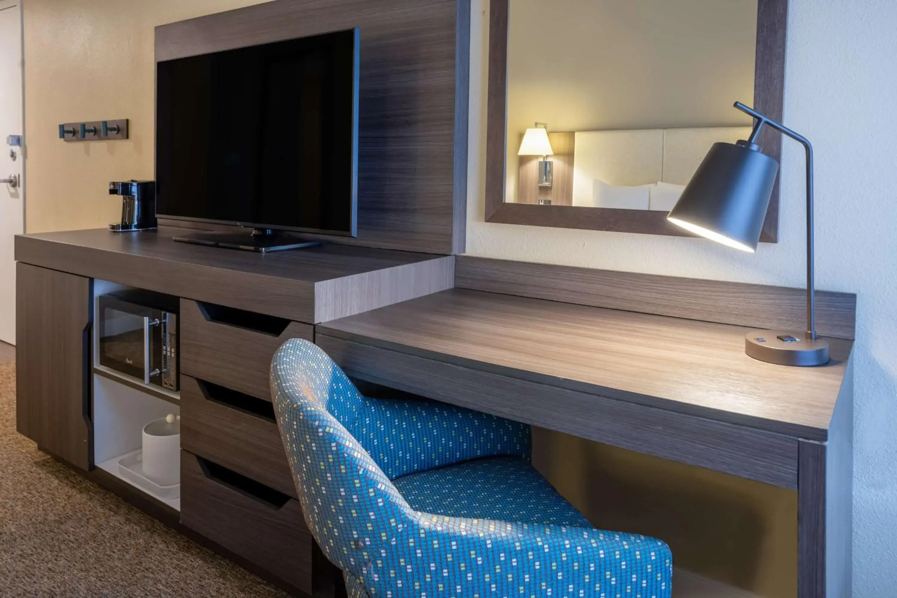 One-Bedroom King Suite with Fireplace - Non-Smoking in Hampton Inn & Suites Valley Forge/Oaks One-Bedroom King Suite with Fireplace - Non-Smoking in Hampton Inn & Suites Valley Forge/Oaks