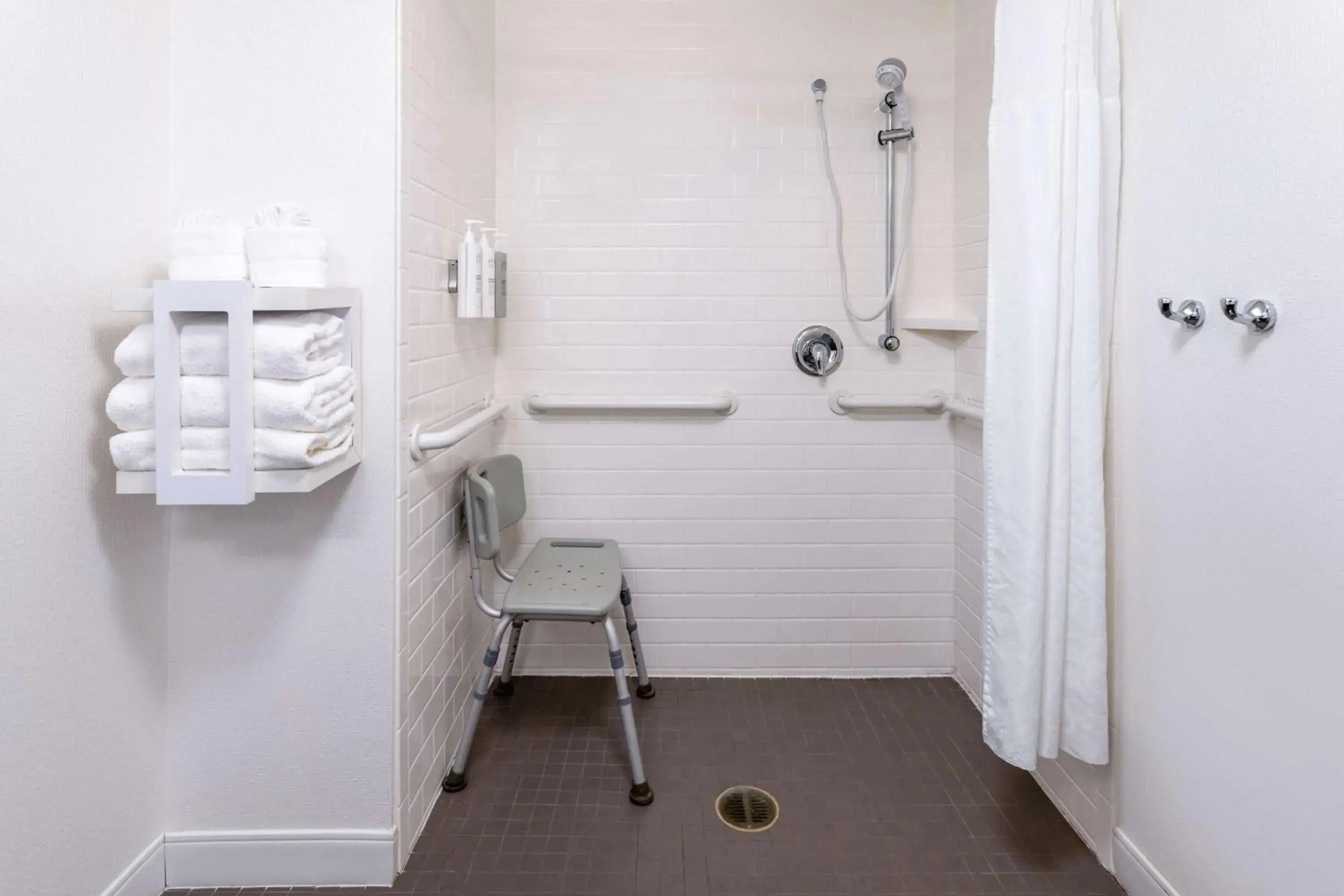 Bathroom in Hampton Inn & Suites Valley Forge/Oaks Bathroom in Hampton Inn & Suites Valley Forge/Oaks