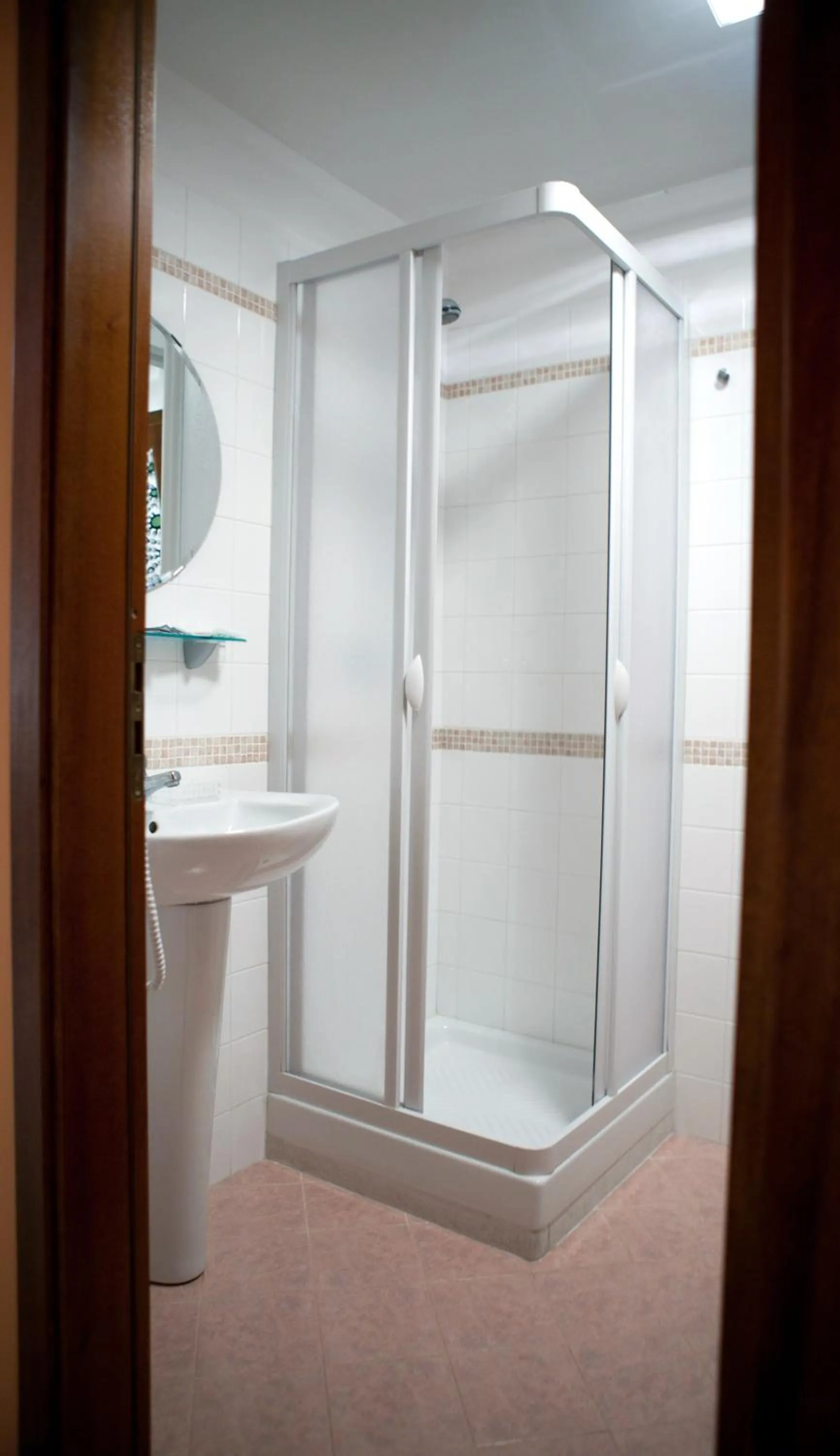 Shower in Palazzo Ossuna