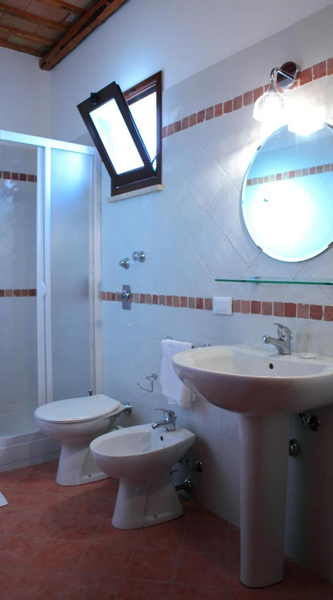 Shower in Palazzo Ossuna