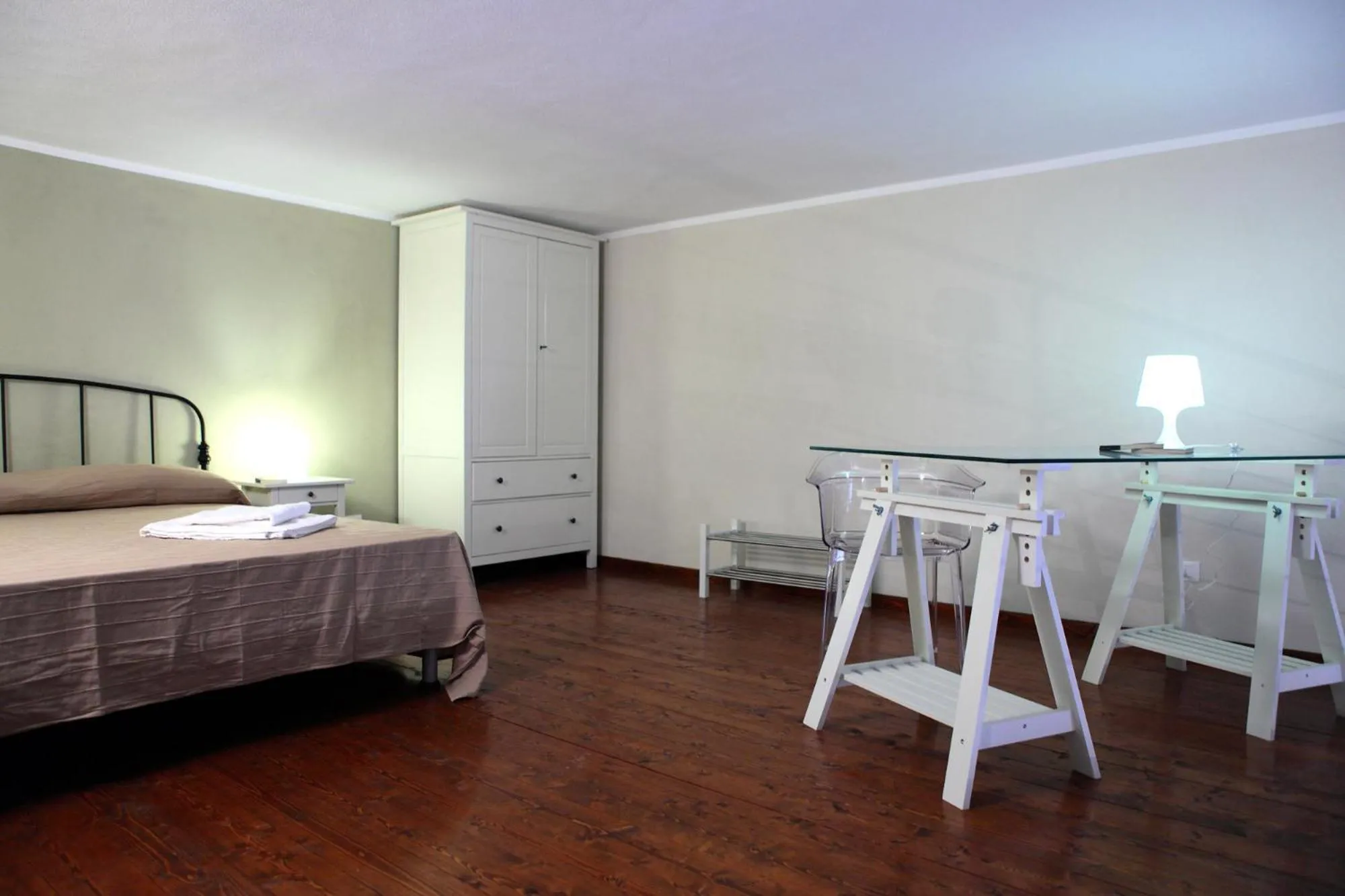 Bedroom in Palazzo Ossuna