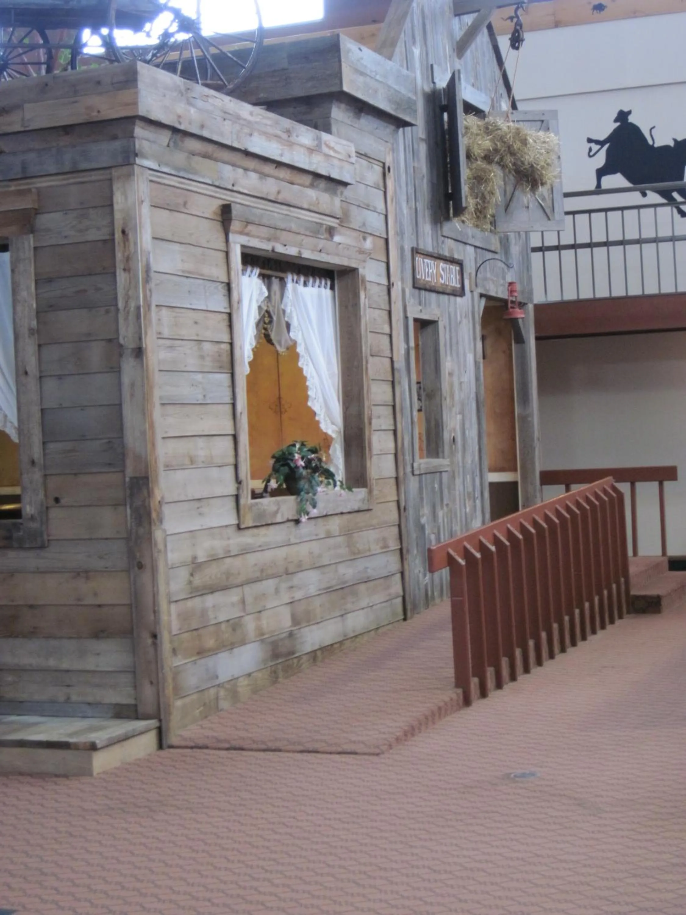 Communal lounge/ TV room in Dodge House Hotel