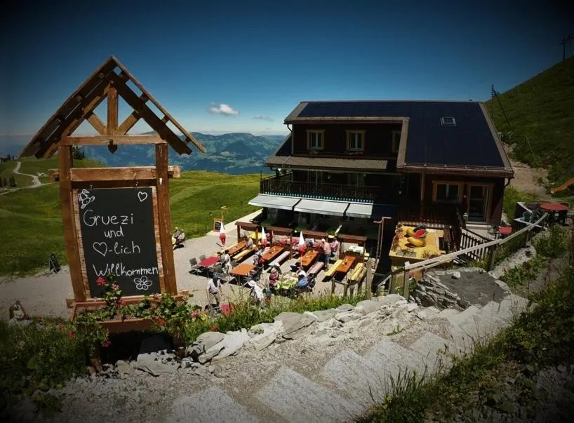 Facade/entrance in Klewenalp Ausflugs-Ski-Pistenhotel Klewenstock