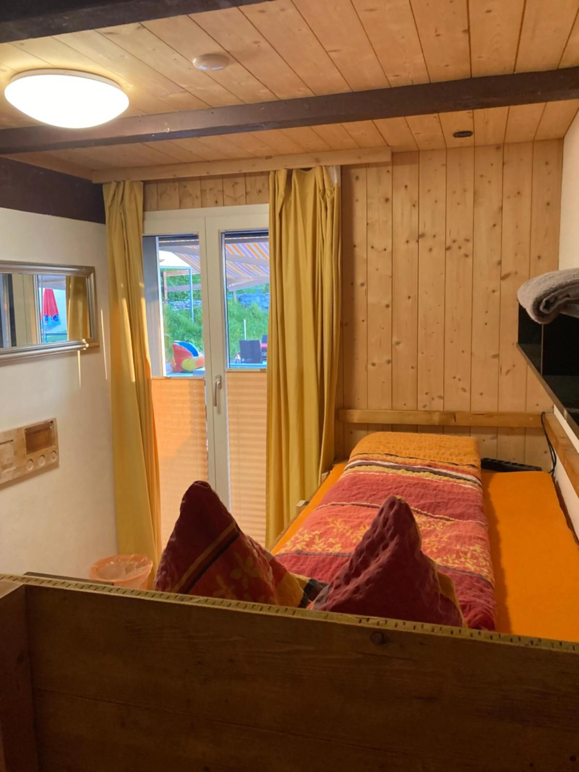 Bedroom, Bed in Klewenalp Ausflugs-Ski-Pistenhotel Klewenstock