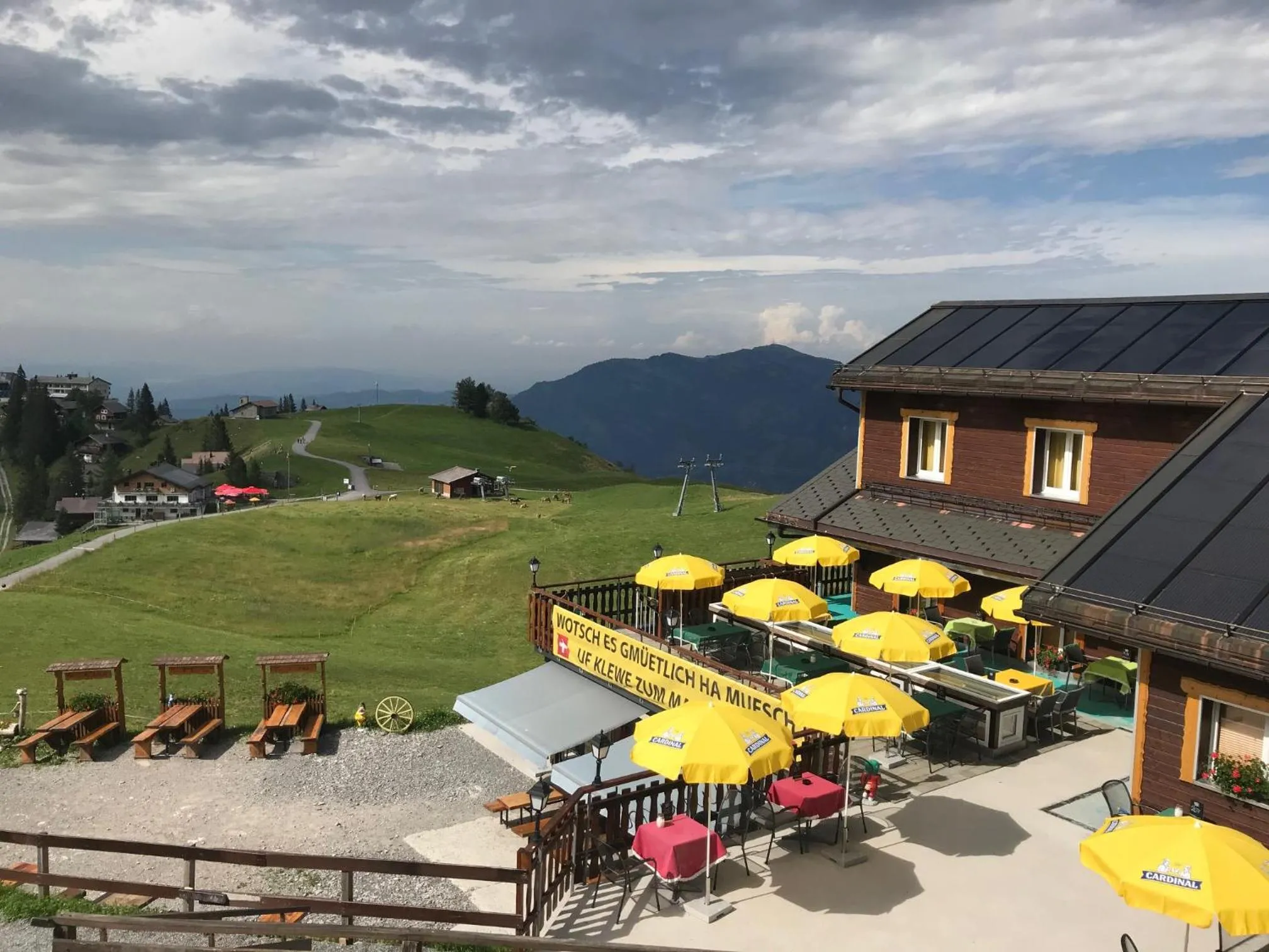Property building in Klewenalp Ausflugs-Ski-Pistenhotel Klewenstock