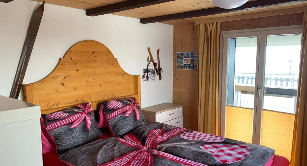 Photo of the whole room in Klewenalp Ausflugs-Ski-Pistenhotel Klewenstock