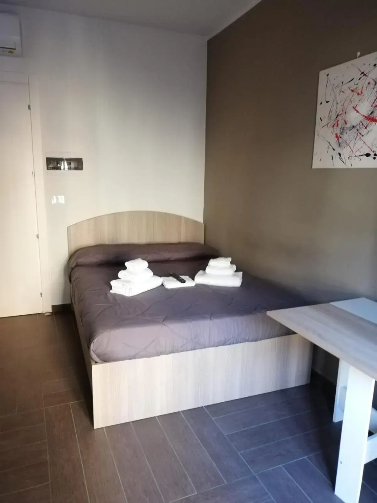 Double Room in HH Hermoso Housing ALESSANDRIA Double Room in HH Hermoso Housing ALESSANDRIA