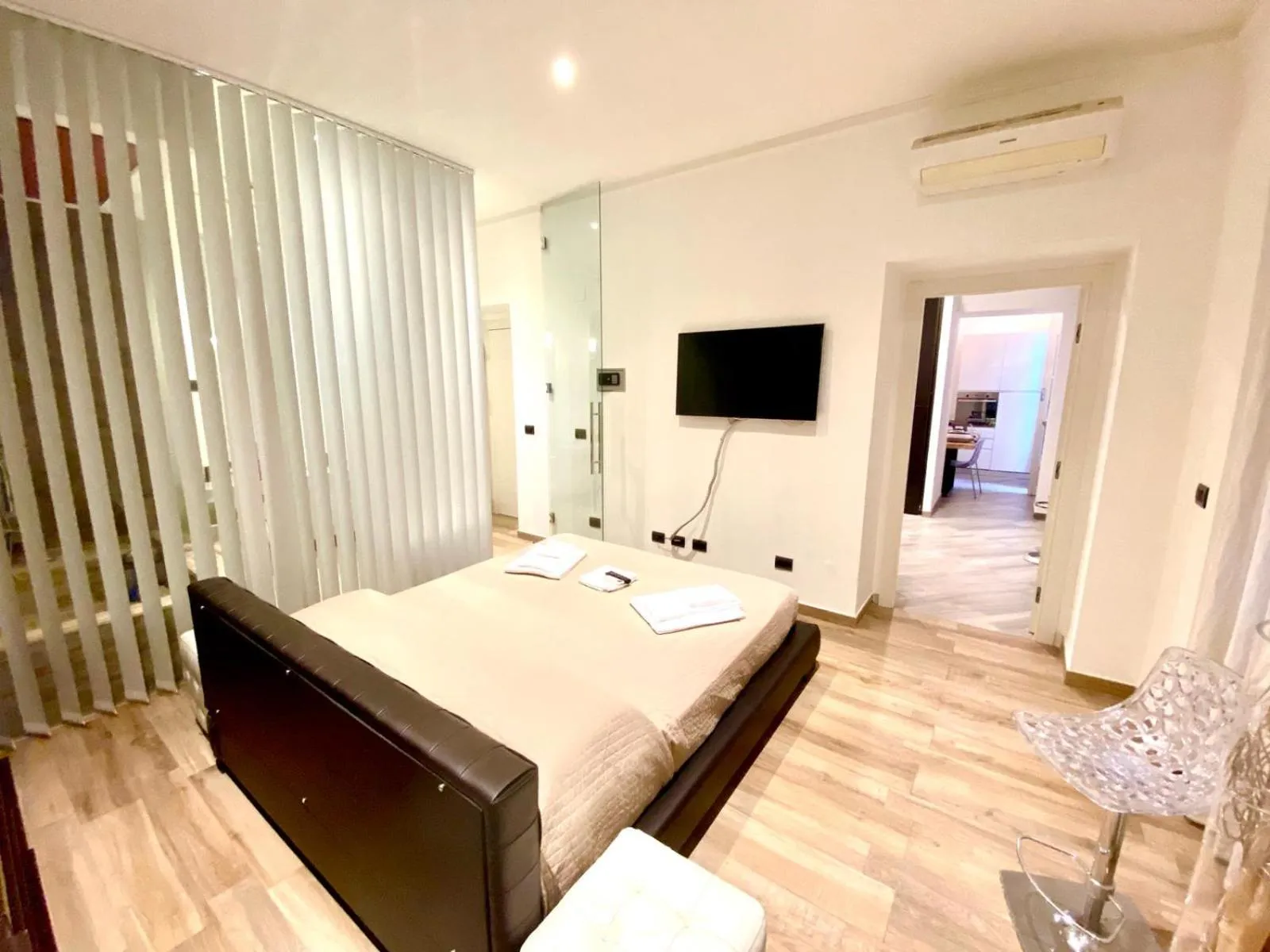 Communal lounge/ TV room, Bed in HH Hermoso Housing ALESSANDRIA