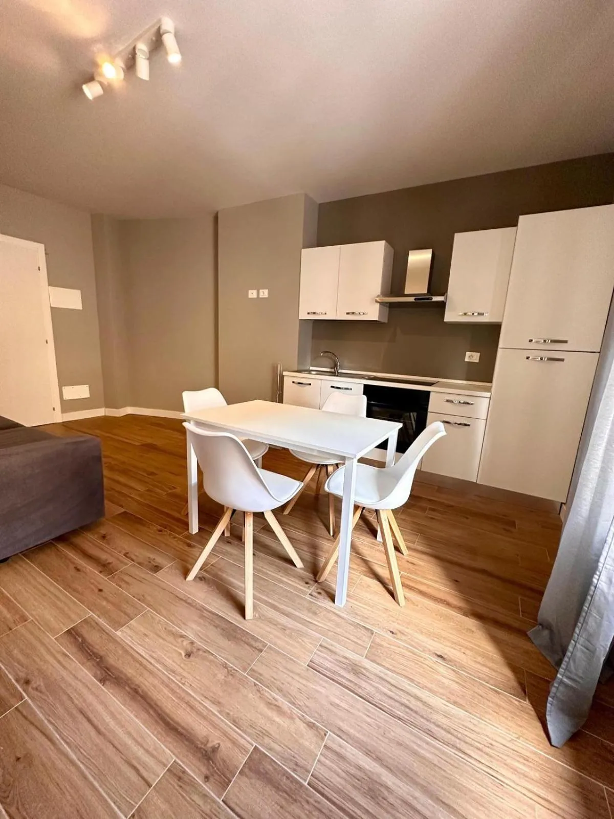 Kitchen or kitchenette in HH Hermoso Housing ALESSANDRIA
