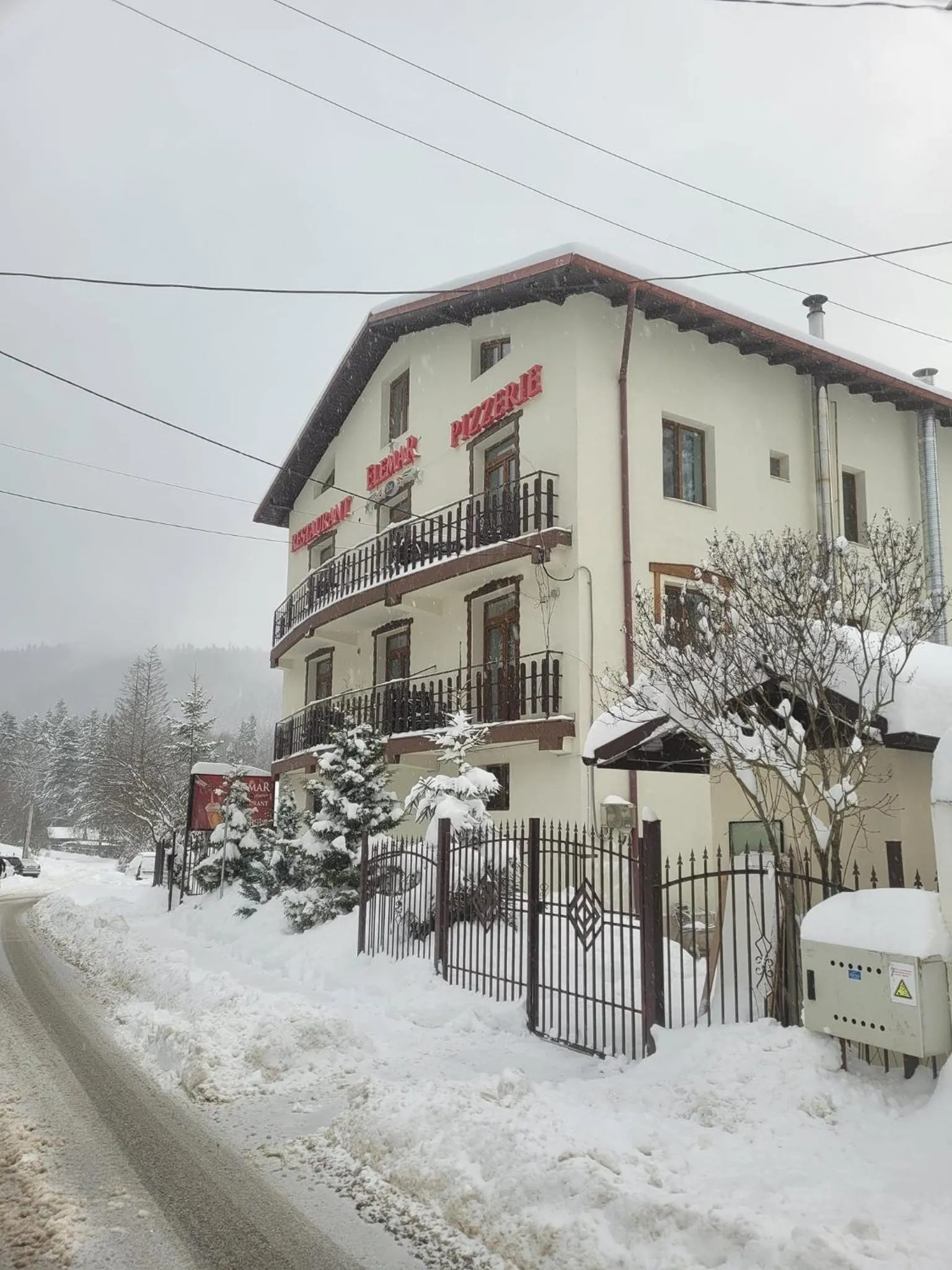 Property building in Pensiunea ELEMAR