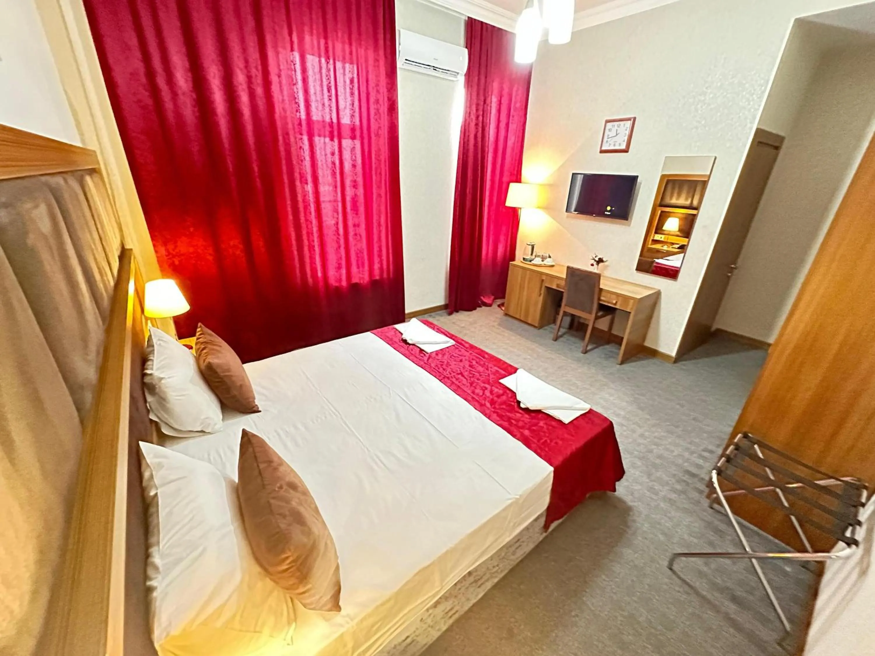 Bed in Turkiye Hotel - Free Massage