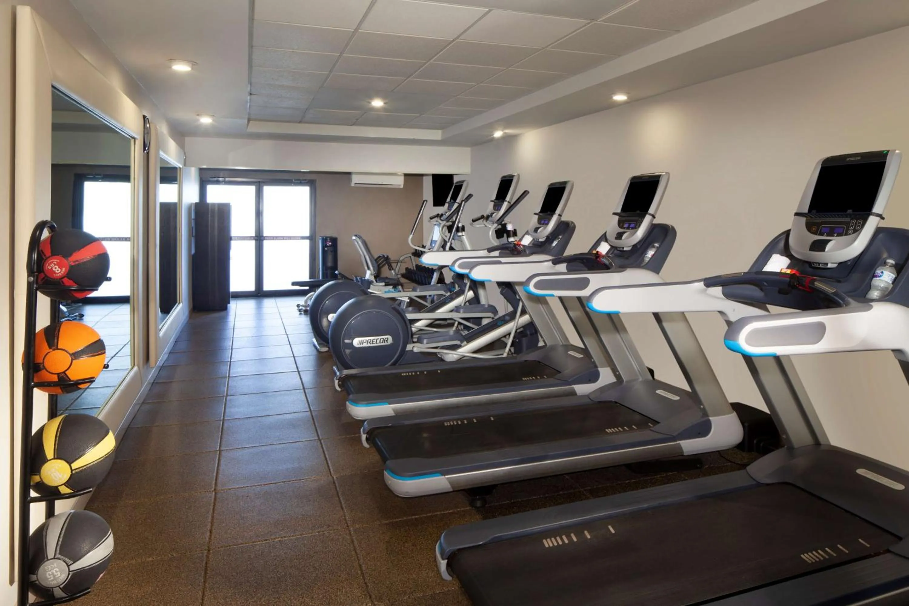 Fitness centre/facilities in Embassy Suites by Hilton Philadelphia Airport