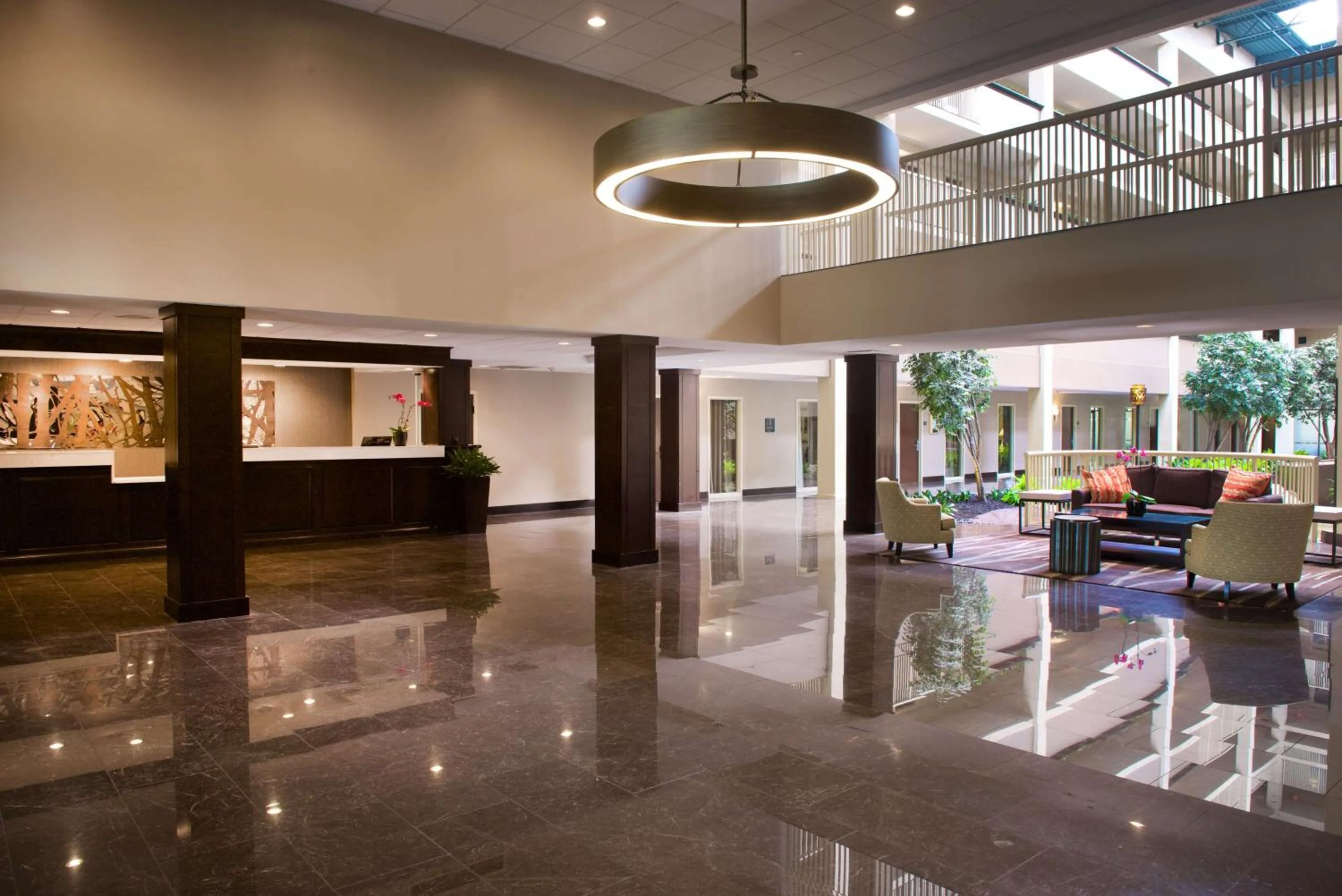 Lobby or reception in Embassy Suites by Hilton Philadelphia Airport
