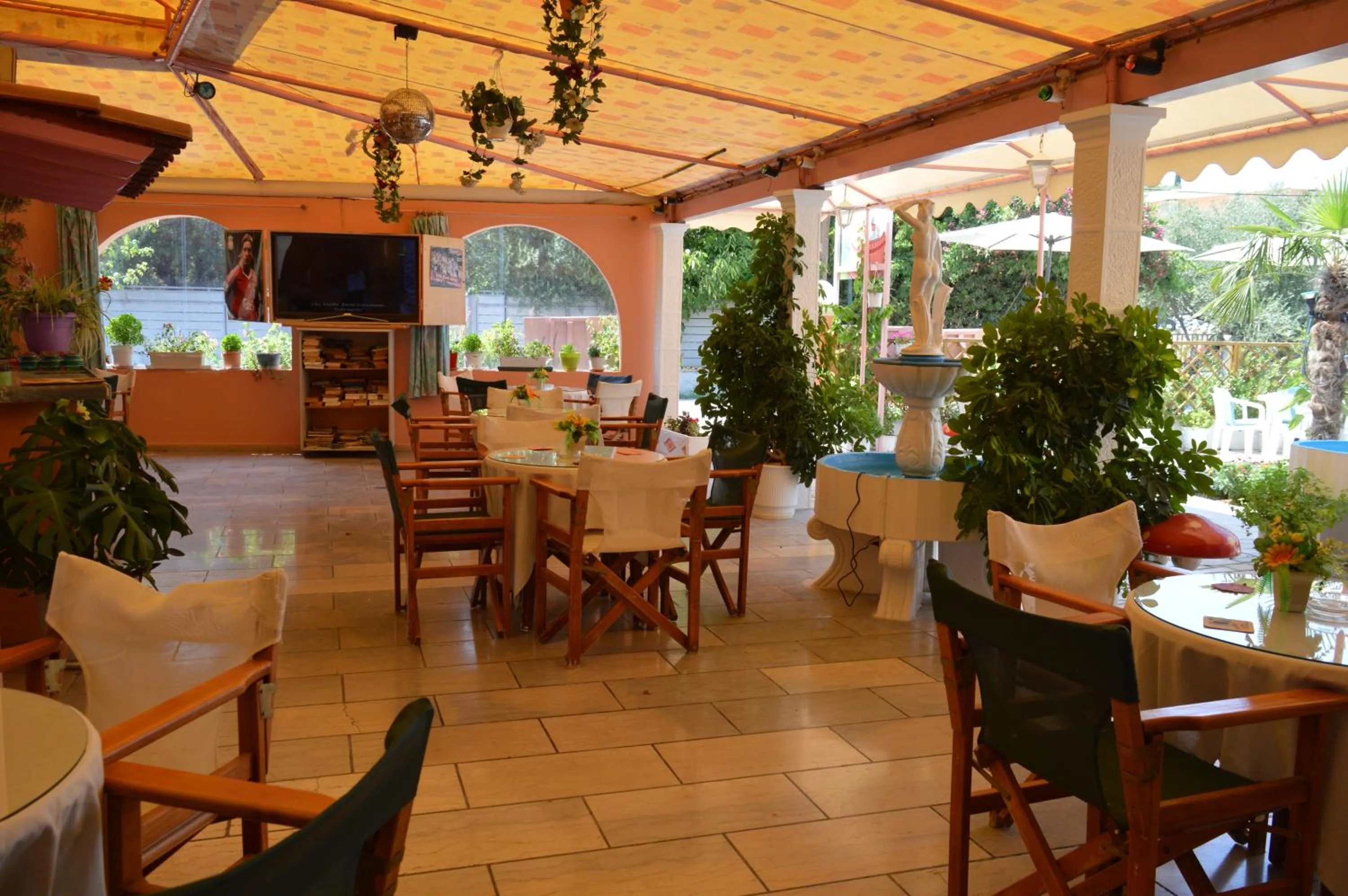 Restaurant/places to eat in Billy's Rooms