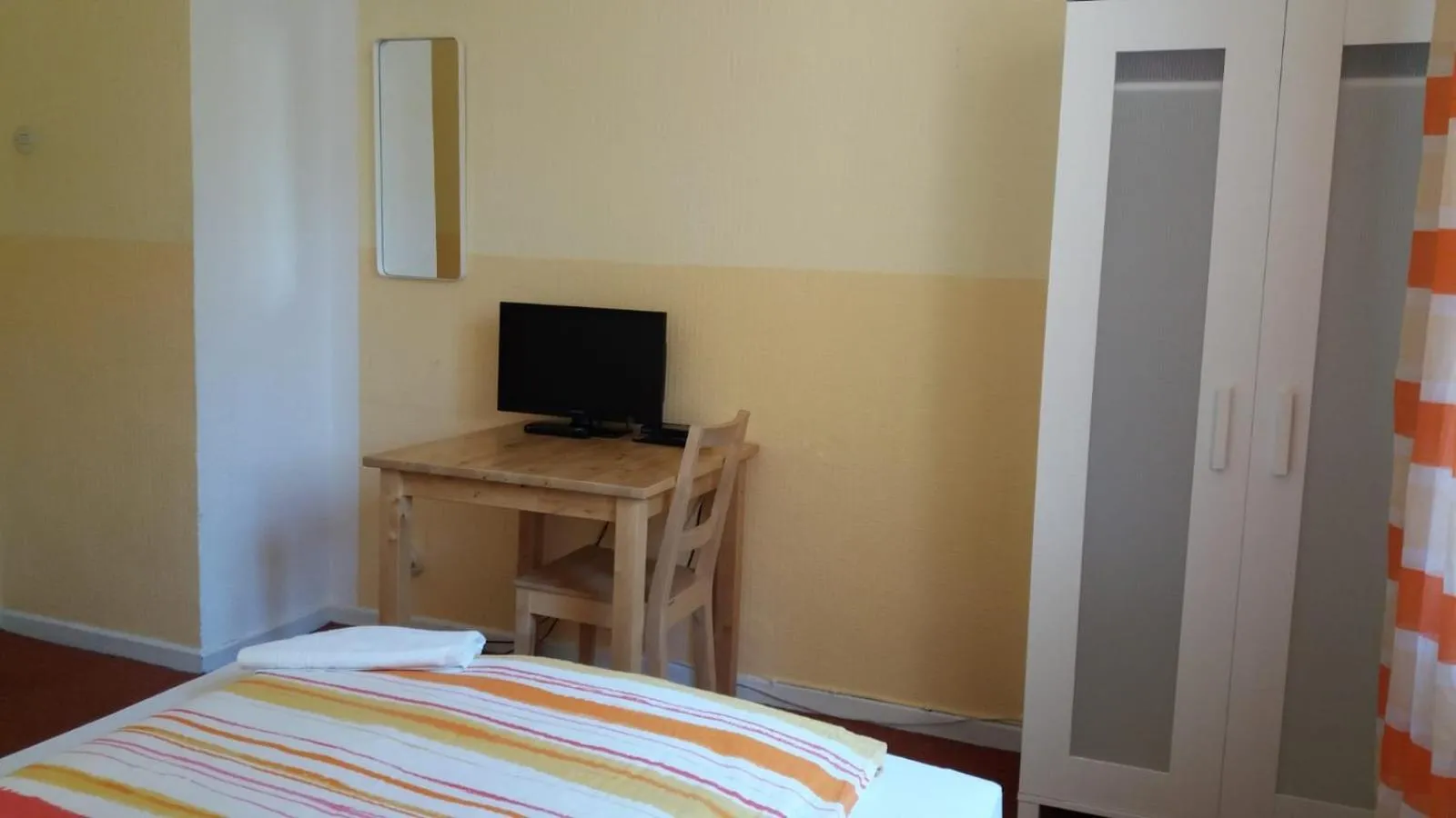 Photo of the whole room, Bed in Gästehaus Grupello
