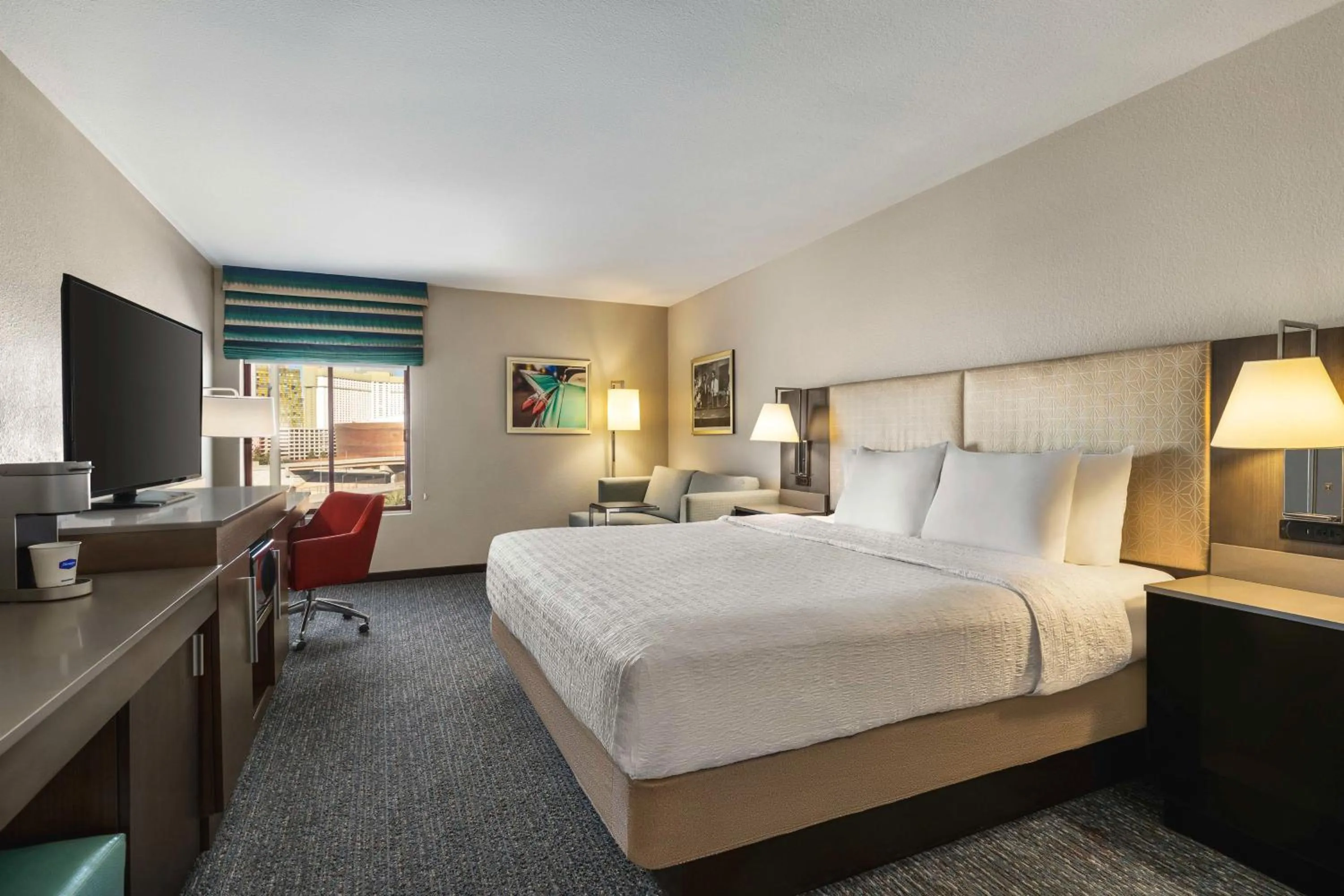 Bed in Hampton Inn Tropicana