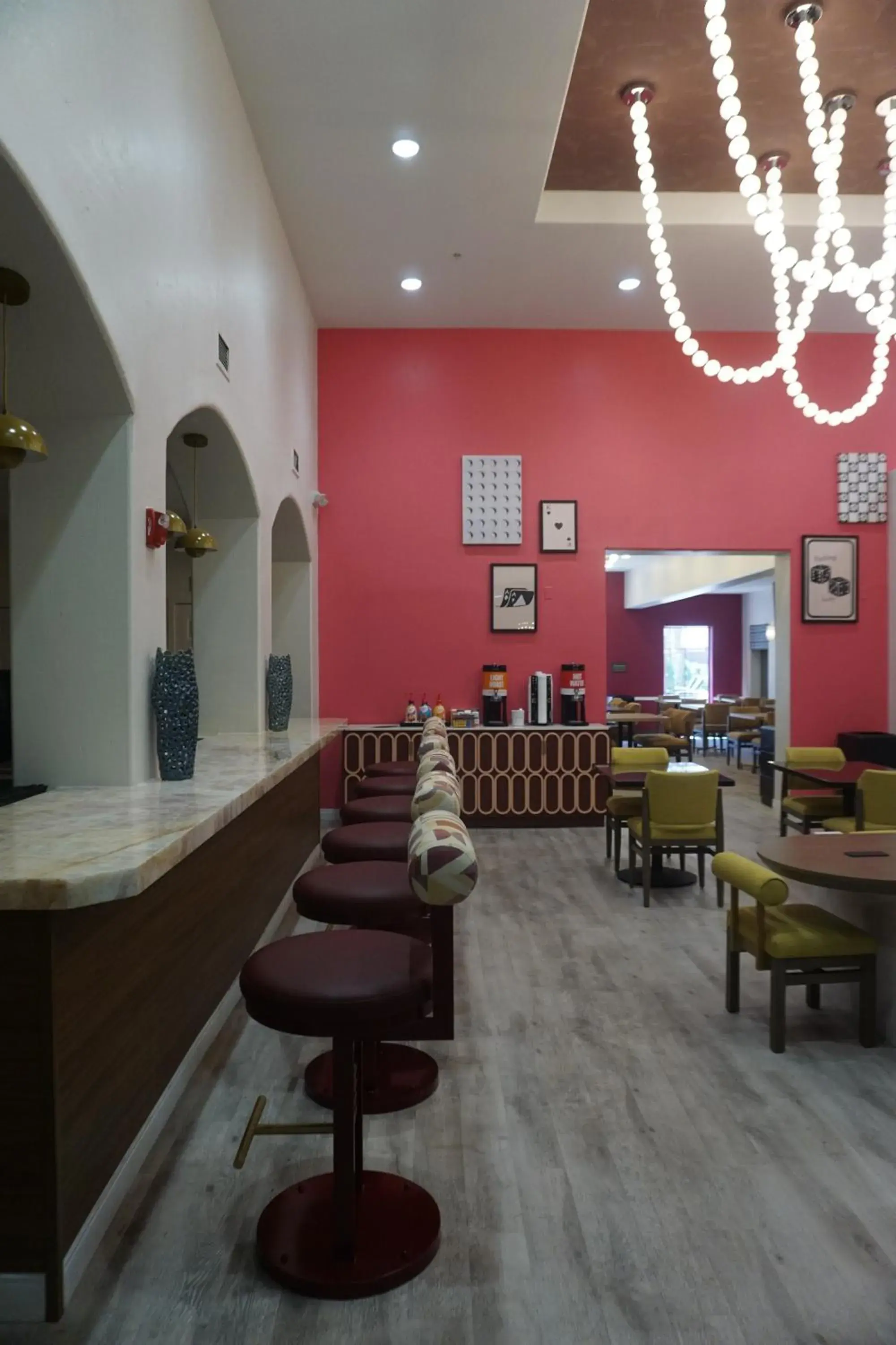 Restaurant/places to eat in Hampton Inn Tropicana Restaurant/places to eat in Hampton Inn Tropicana